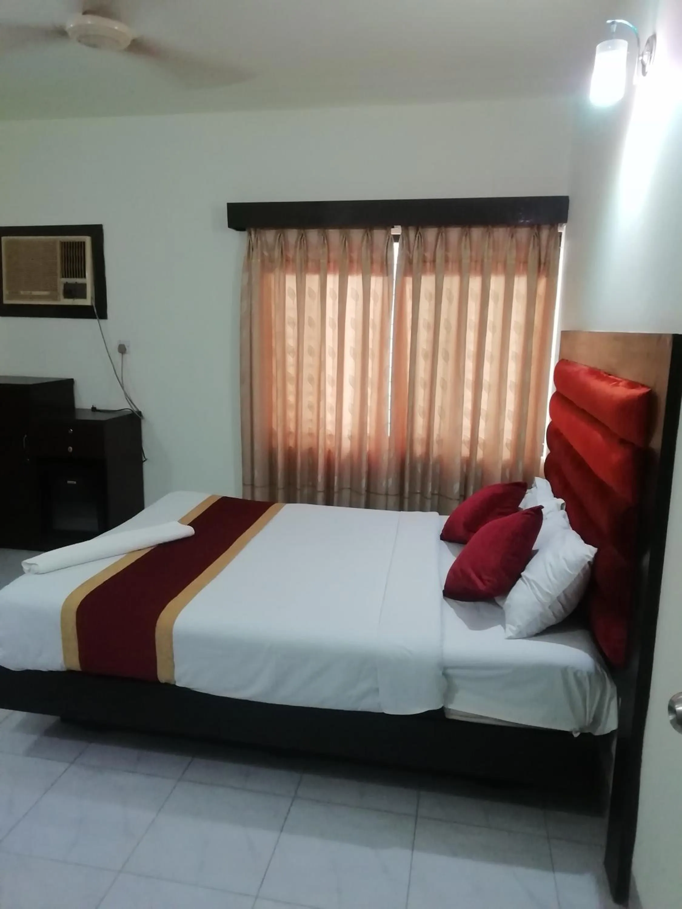 Bed in Hotel Skylink