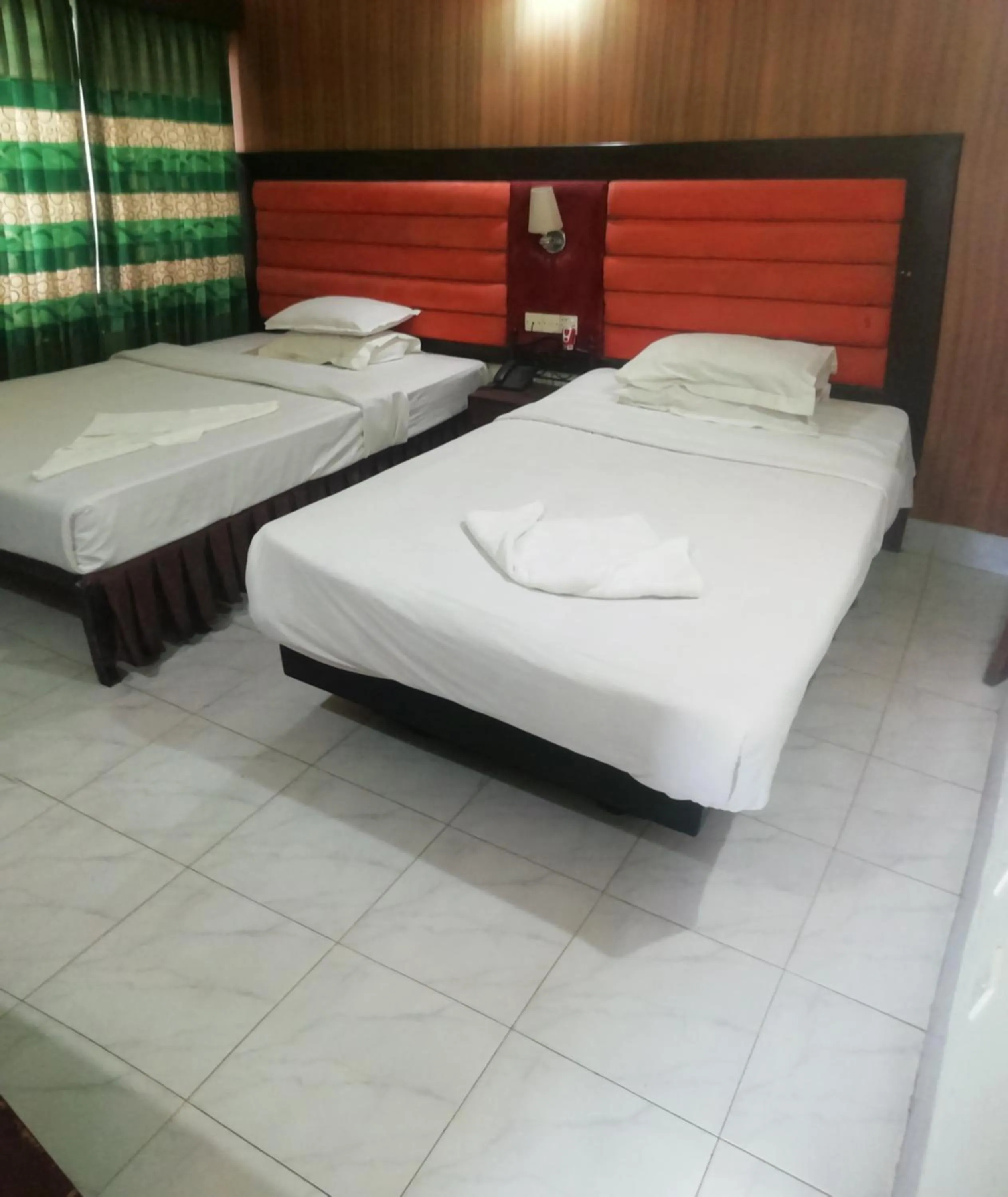 Bed in Hotel Skylink