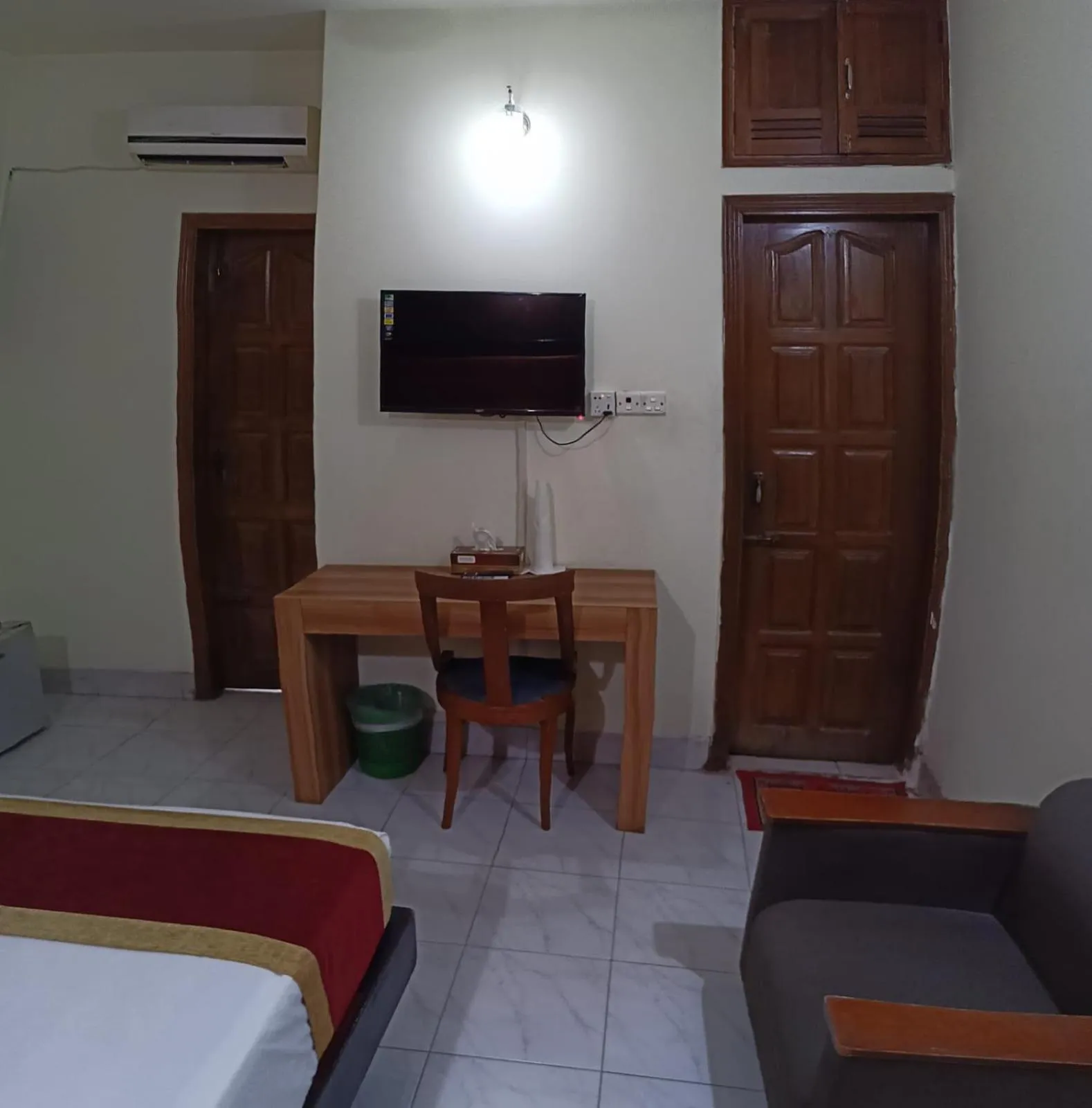 Bed in Hotel Skylink