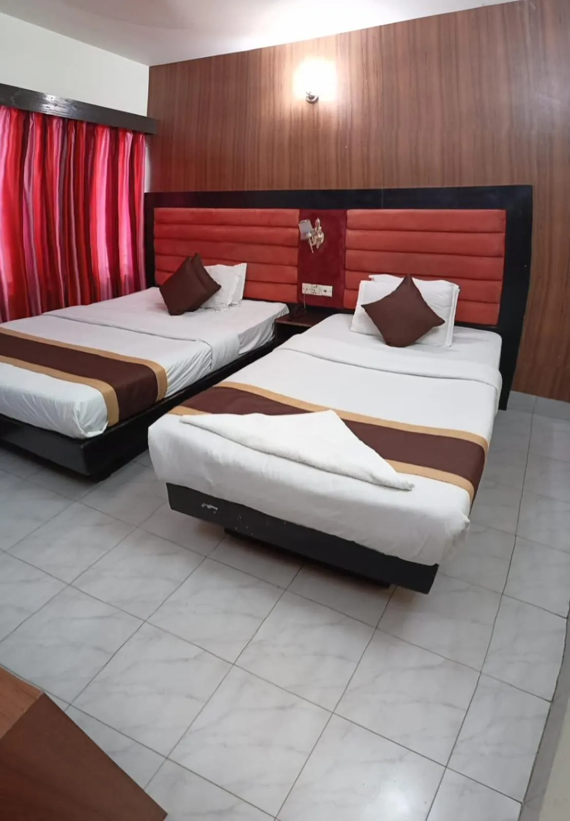 Bed in Hotel Skylink