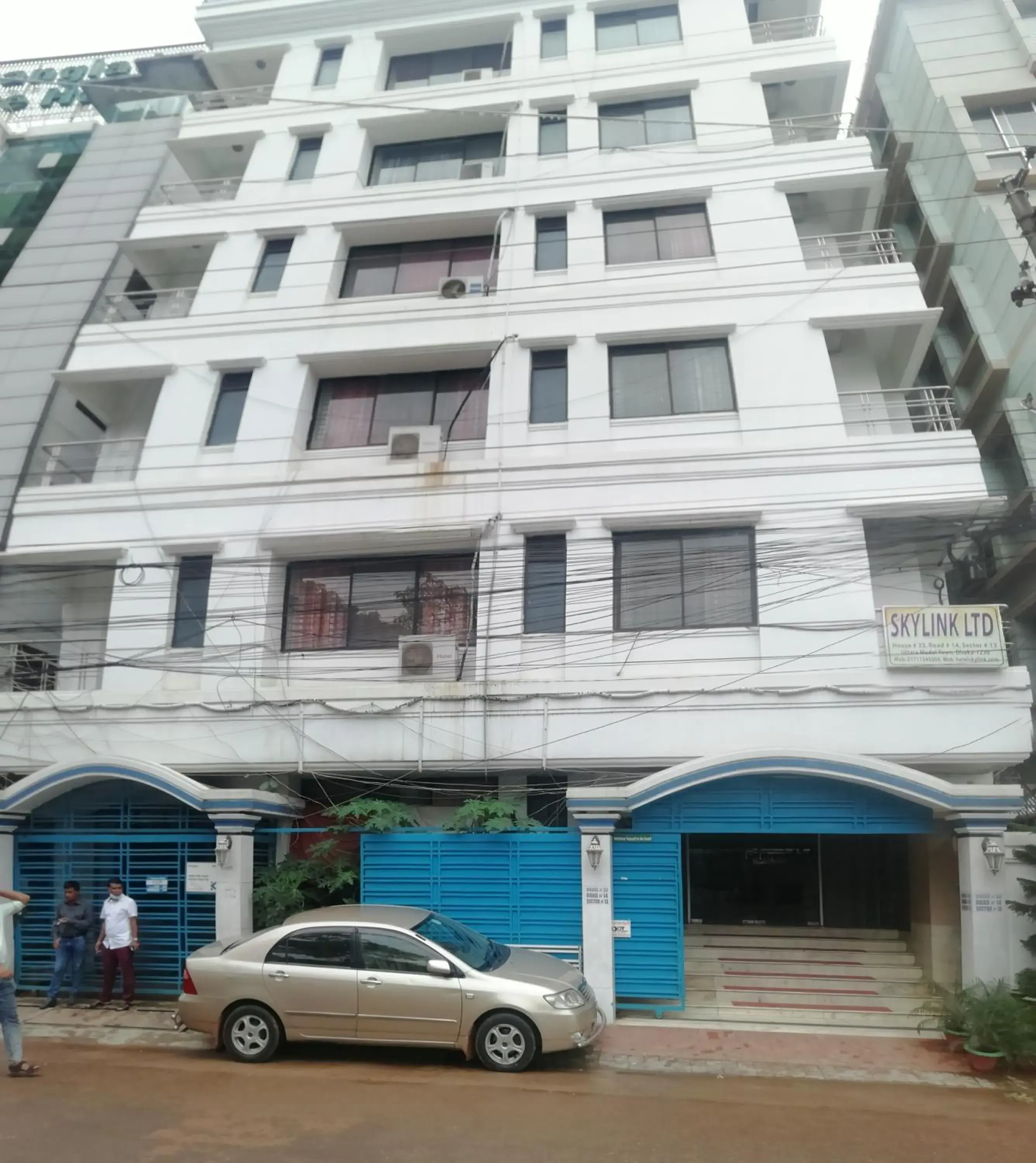 Property building in Hotel Skylink Property building in Hotel Skylink