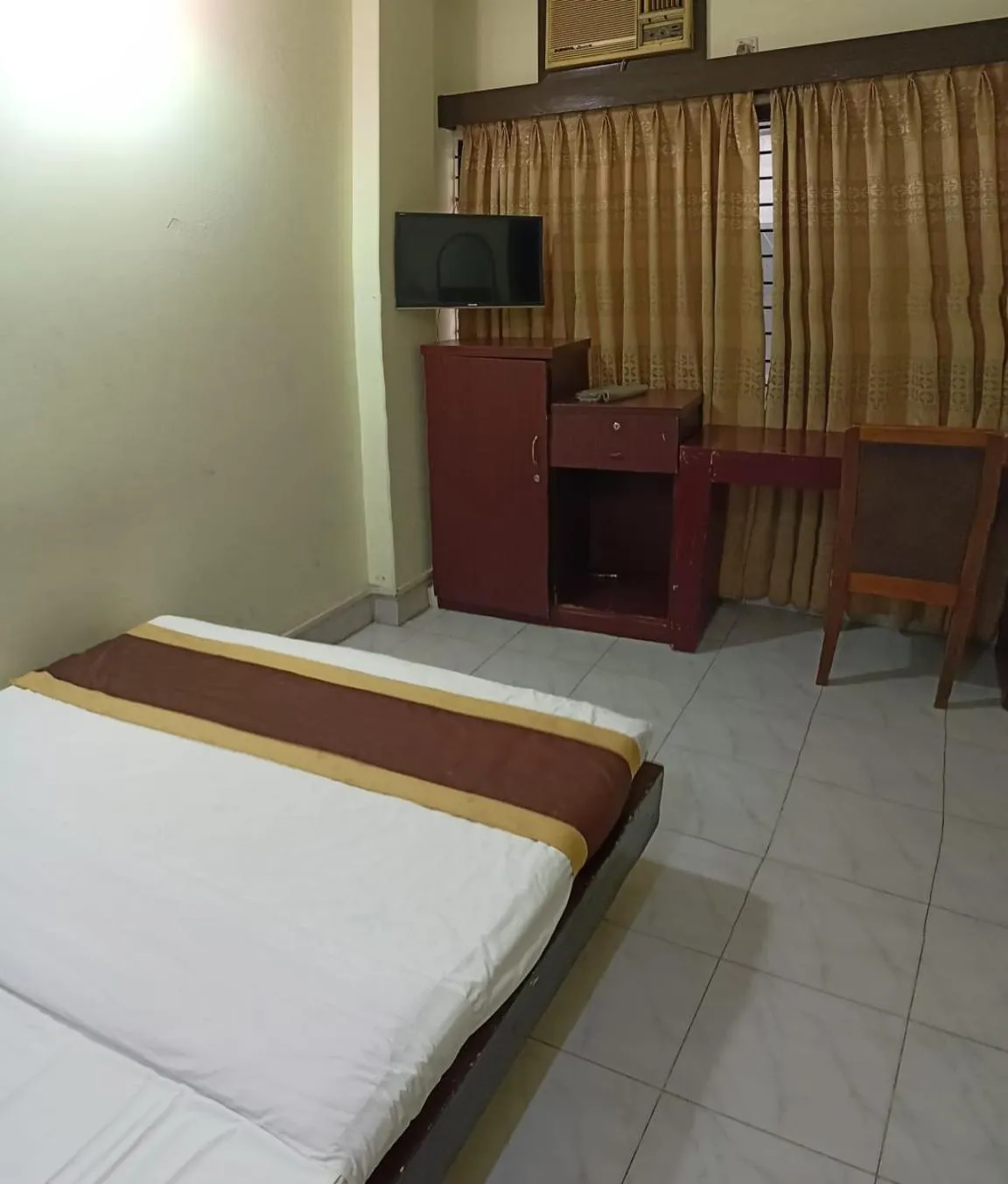 Bed in Hotel Skylink