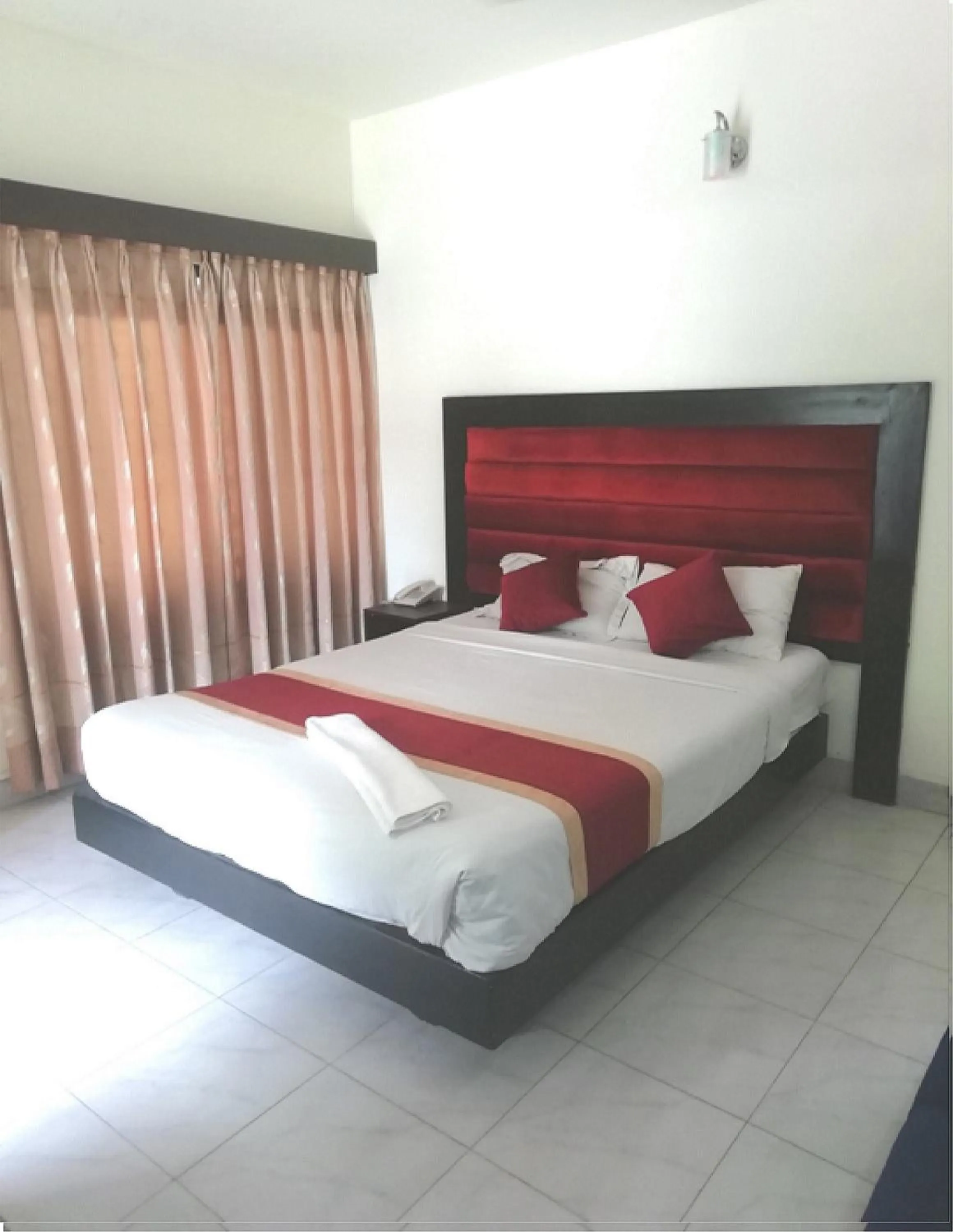 Bed in Hotel Skylink