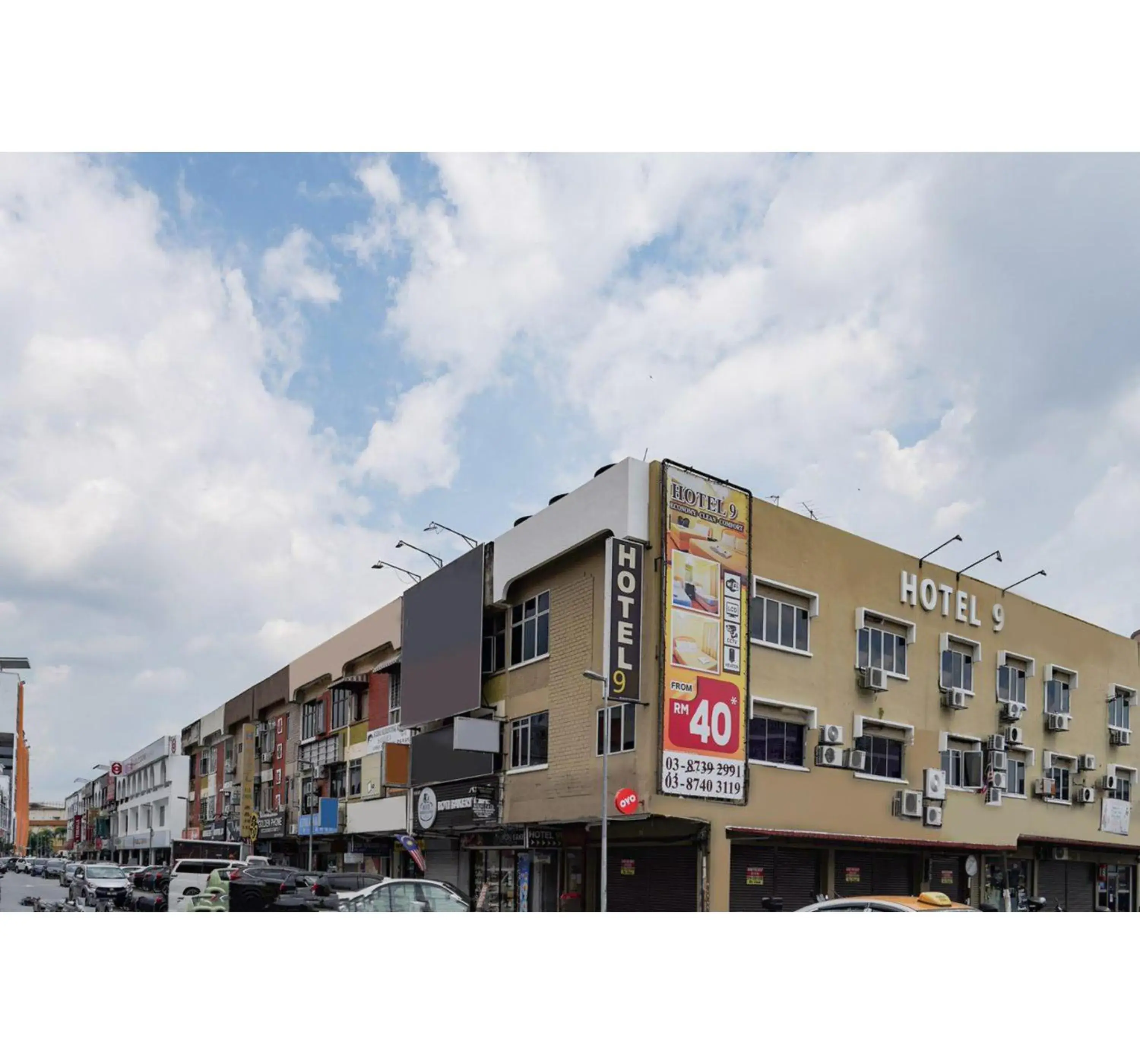 Facade/entrance in Hotel O 9 @ Kajang Town Facade/entrance in Hotel O 9 @ Kajang Town