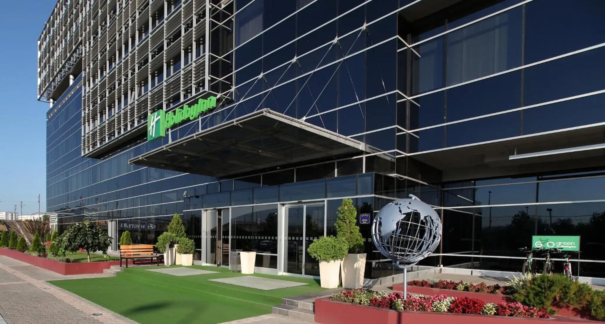 Property building in Holiday Inn Belgrade, an IHG Hotel Property building in Holiday Inn Belgrade, an IHG Hotel