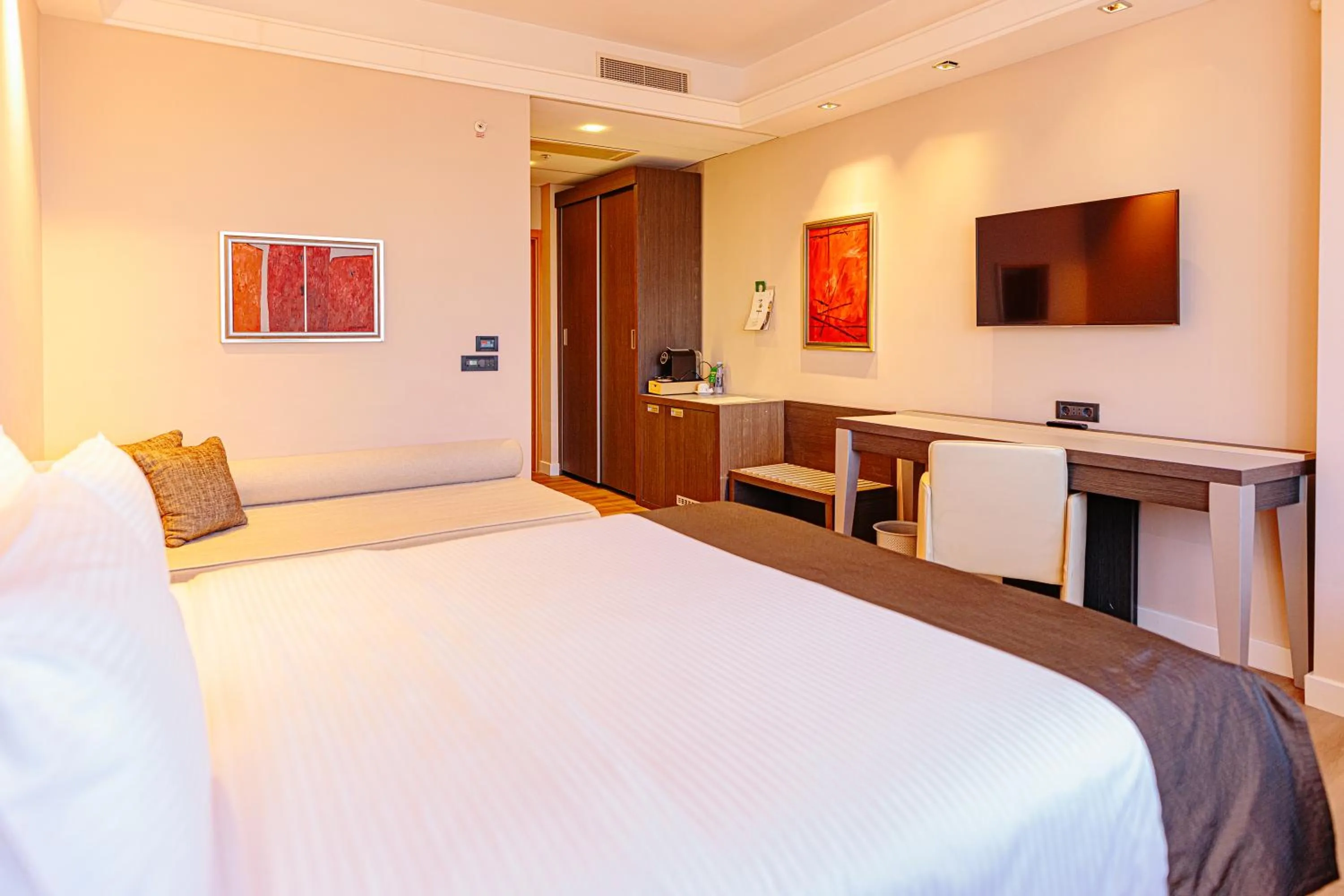 Bed in Holiday Inn Belgrade, an IHG Hotel