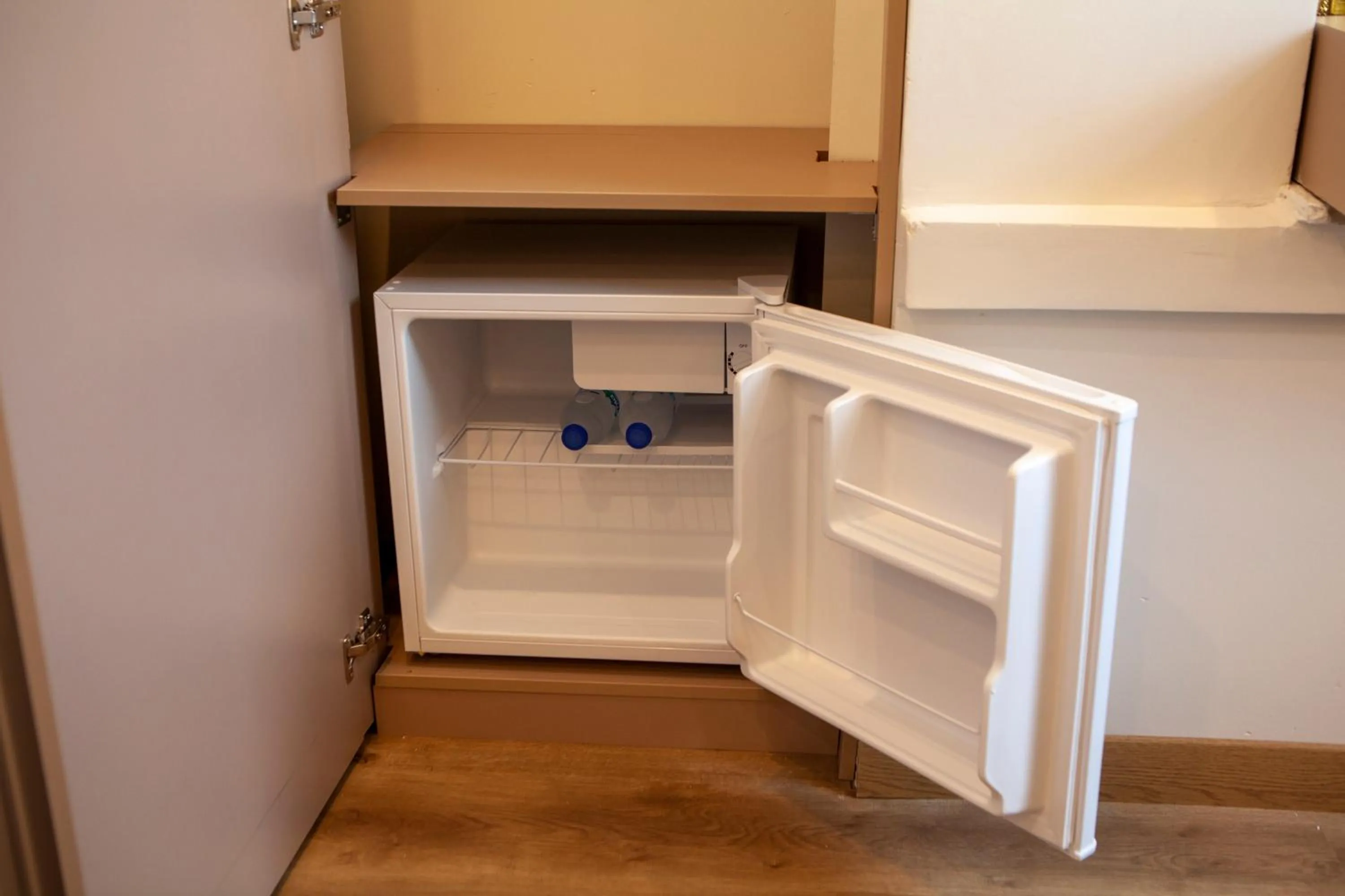 wardrobe in Blue Zerzevan Konak Hotel