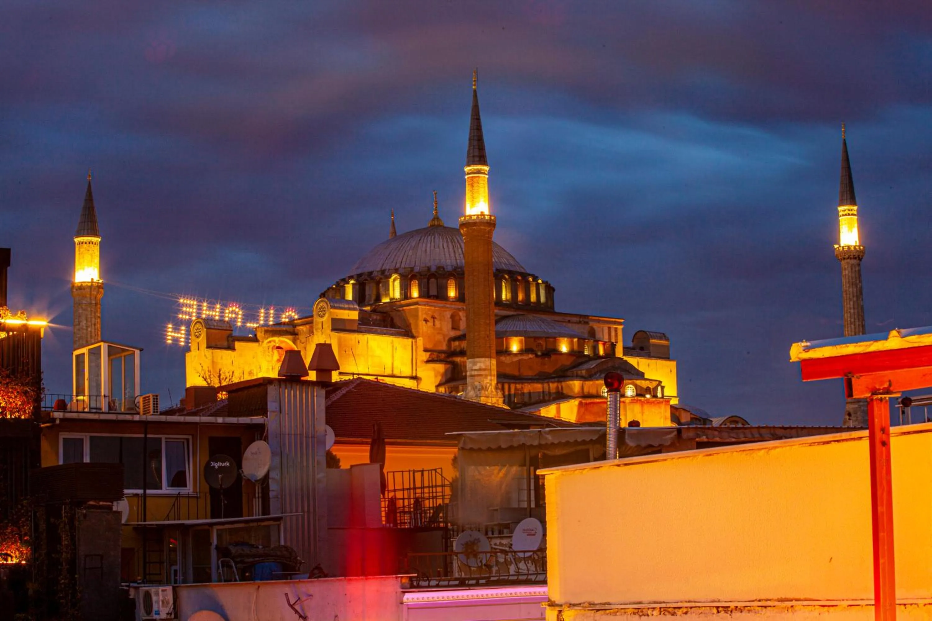 Night in Blue Zerzevan Konak Hotel