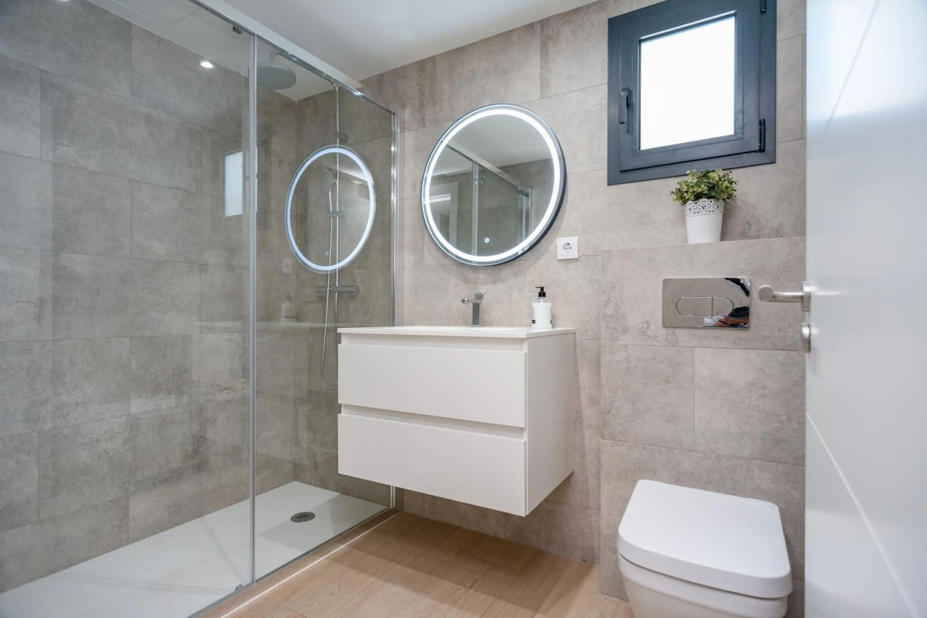 Shower in Gran piso en Puerto deportivo Marina Palamós IDEAL FAMILIAS