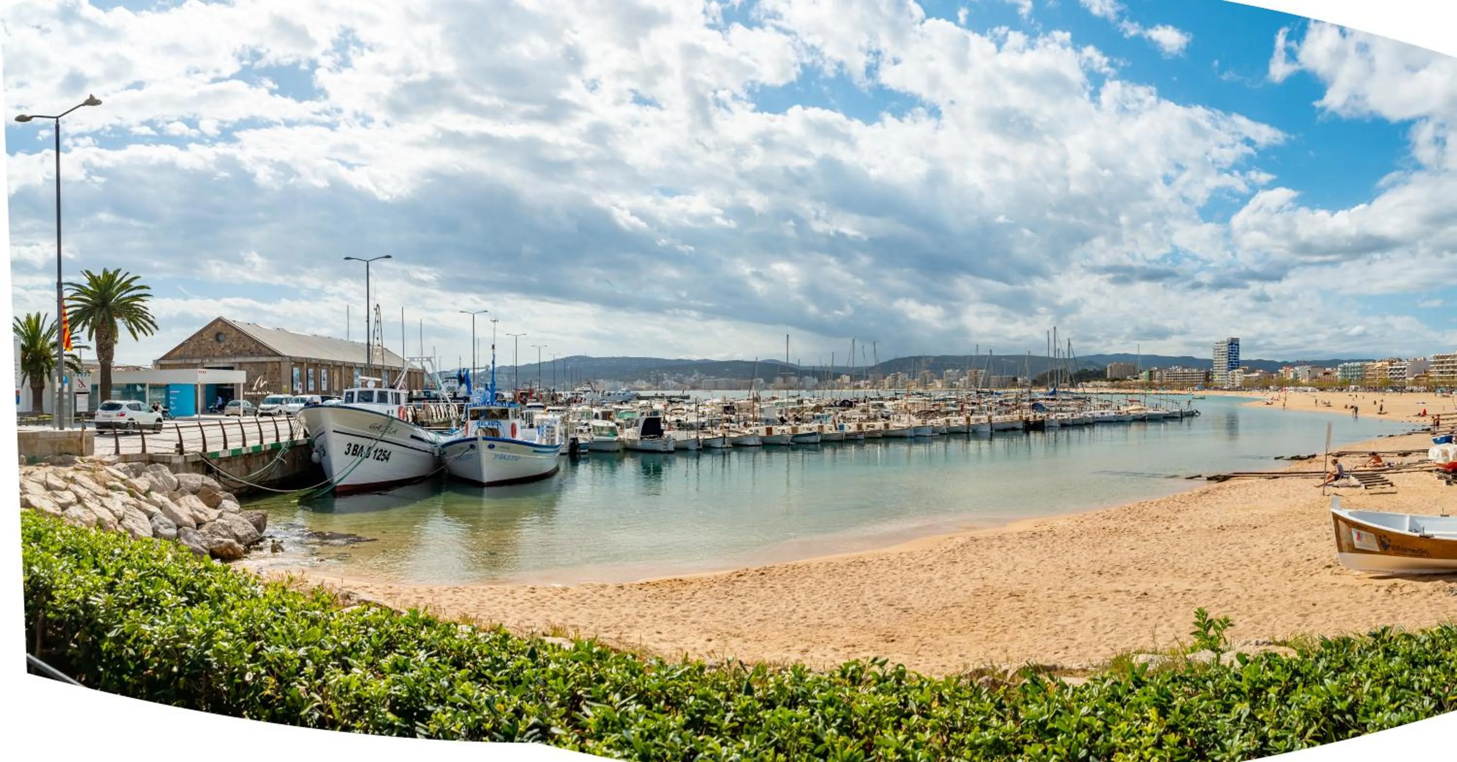 Beach in Gran piso en Puerto deportivo Marina Palamós IDEAL FAMILIAS