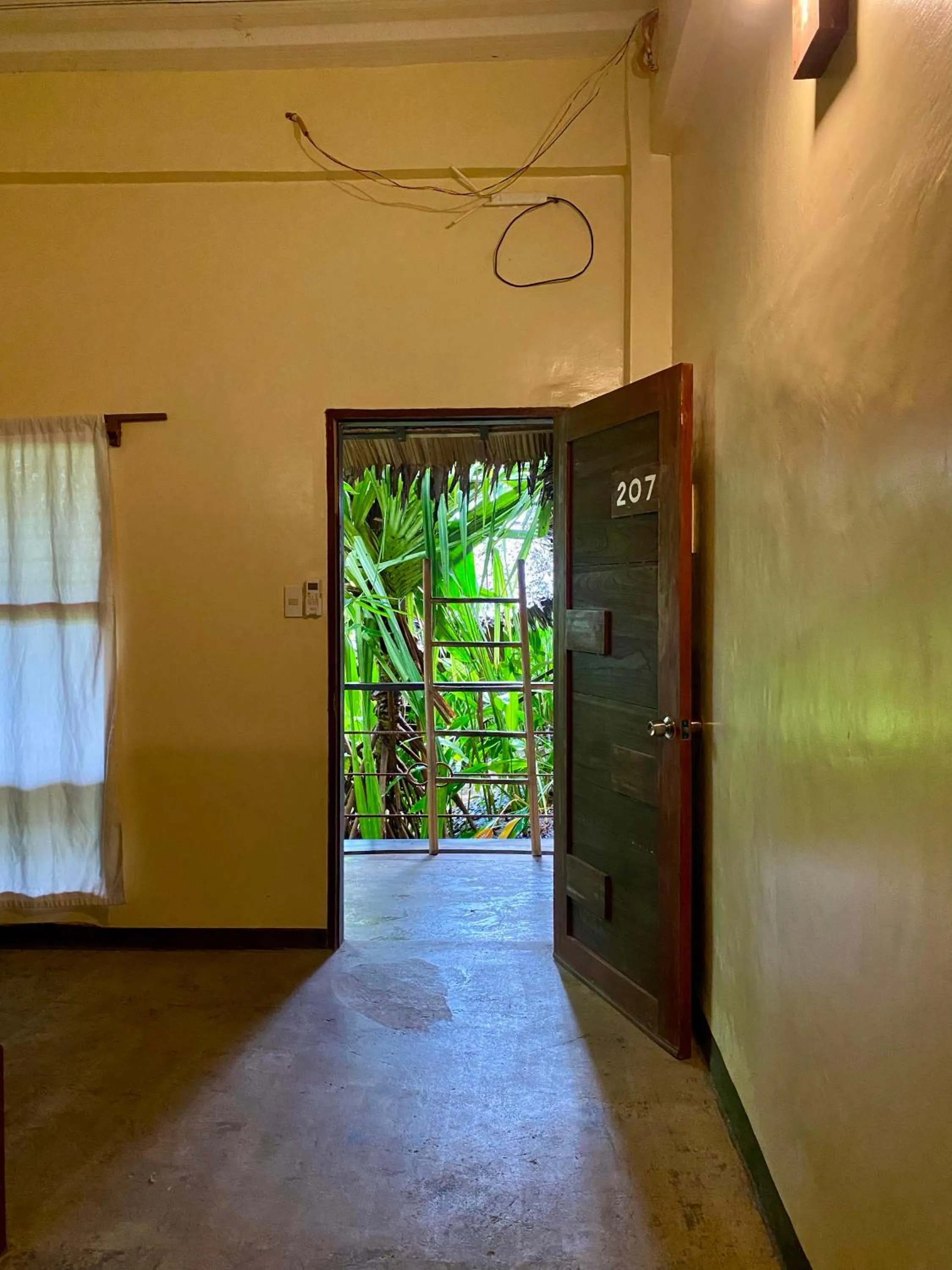 Lexias Hostel and Workspace - Siargao