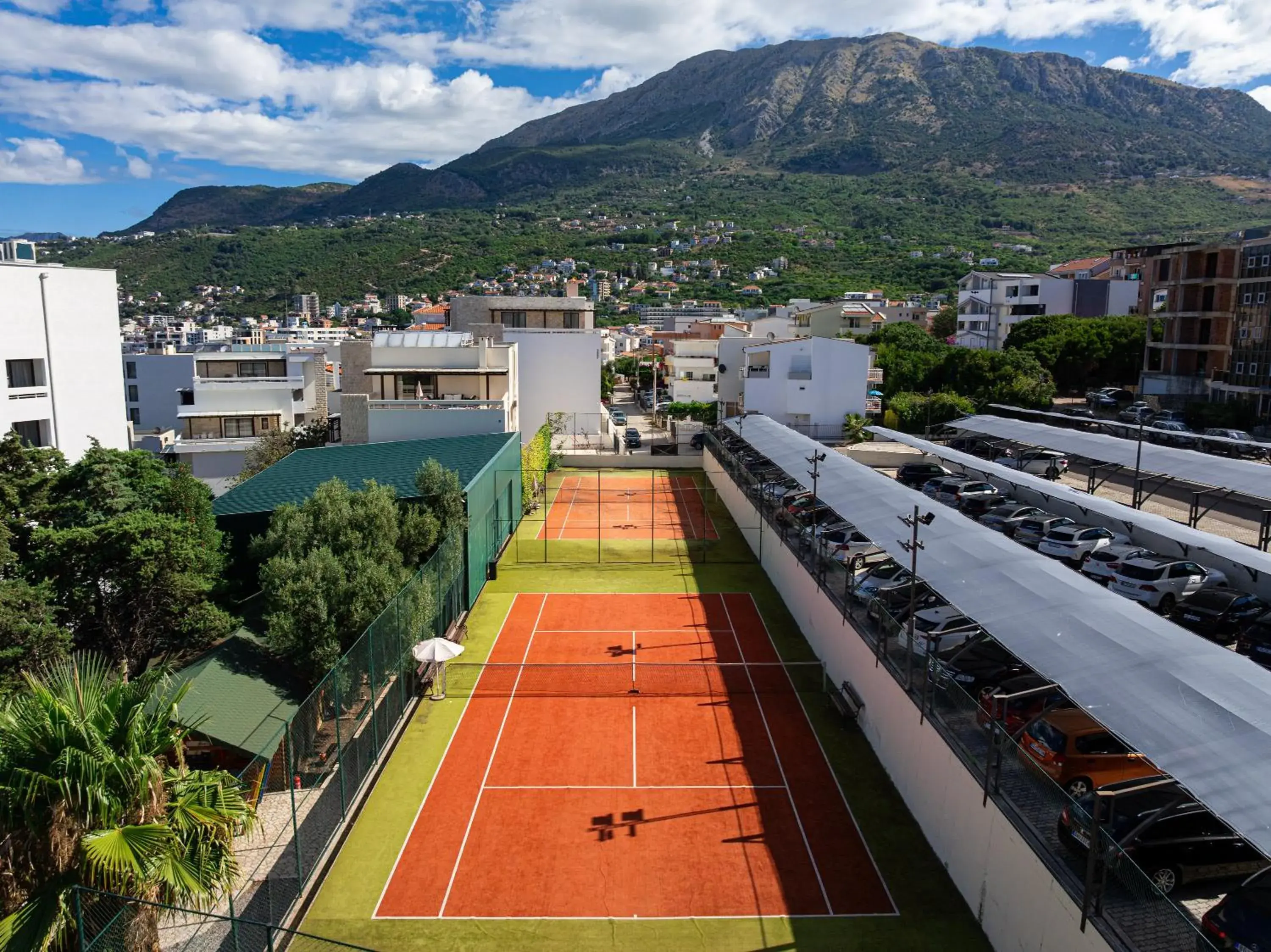 Property building in Radisson Resort Ruza Vjetrova Property building in Radisson Resort Ruza Vjetrova