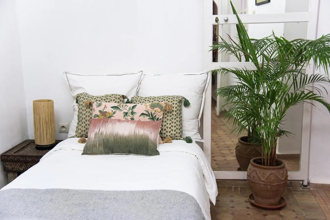 Bed in Riad Lyon-Mogador