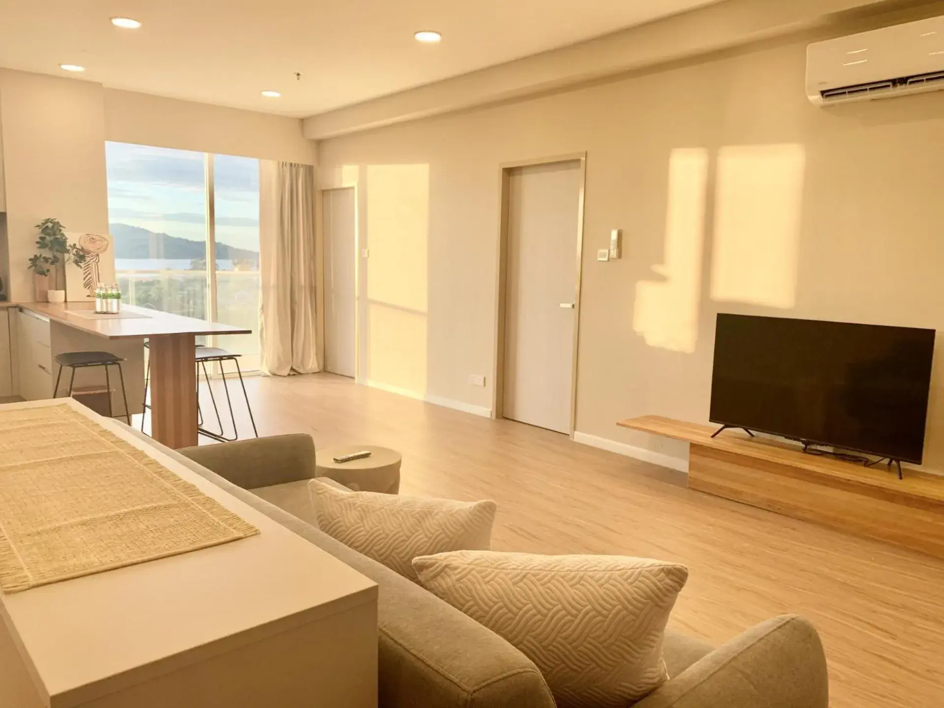 Three-Bedroom Apartment with Sea View in Deco Home @ Aru Suites Three-Bedroom Apartment with Sea View in Deco Home @ Aru Suites