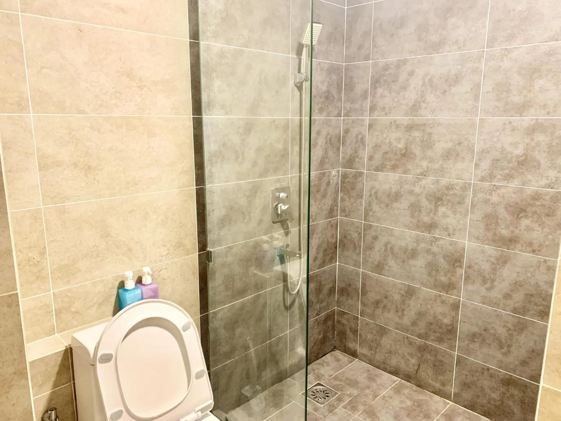 Bathroom in Deco Home @ Aru Suites