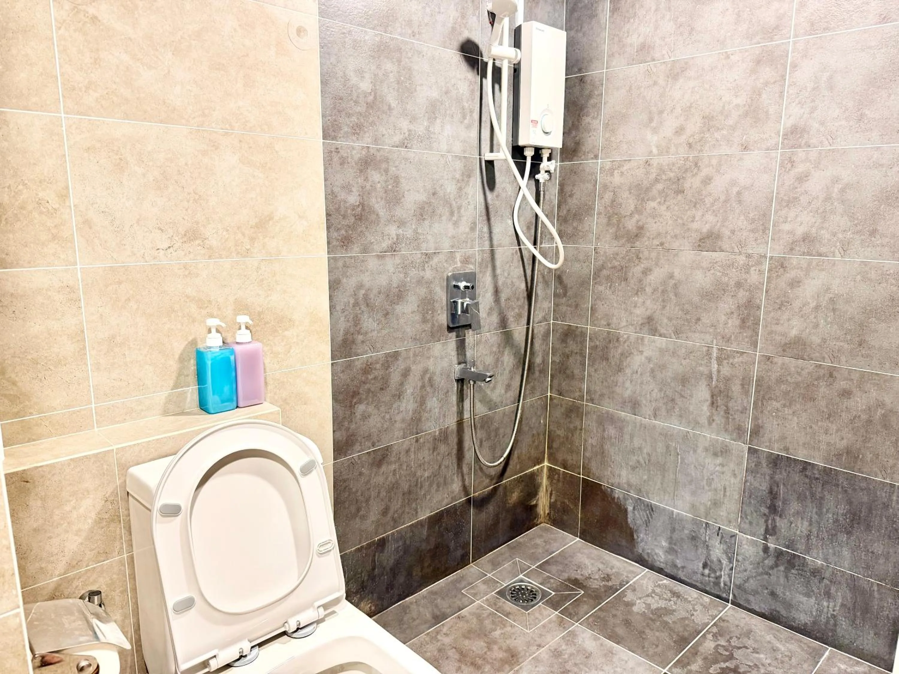 Bathroom in Deco Home @ Aru Suites