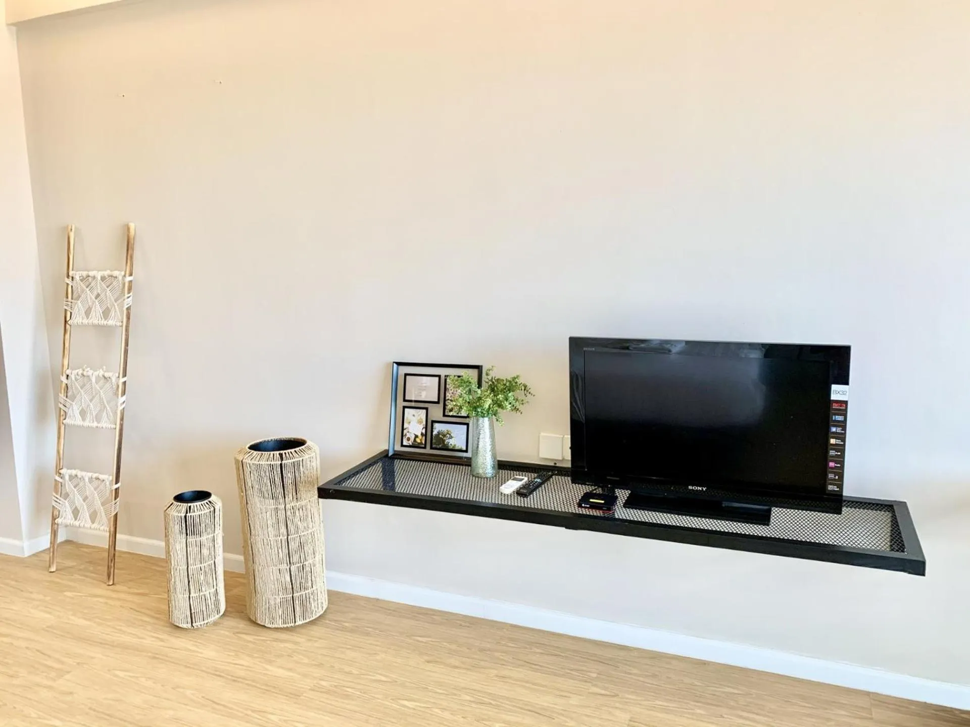 TV and multimedia in Deco Home @ Aru Suites