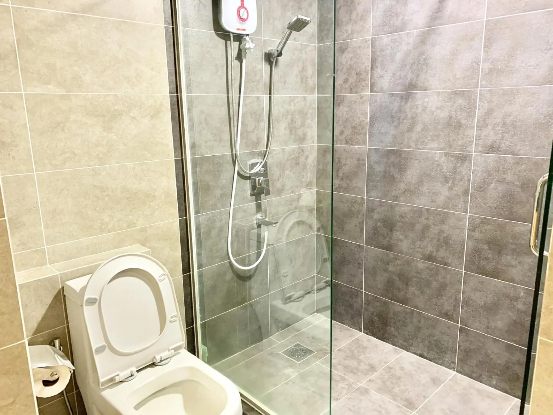 Bathroom in Deco Home @ Aru Suites