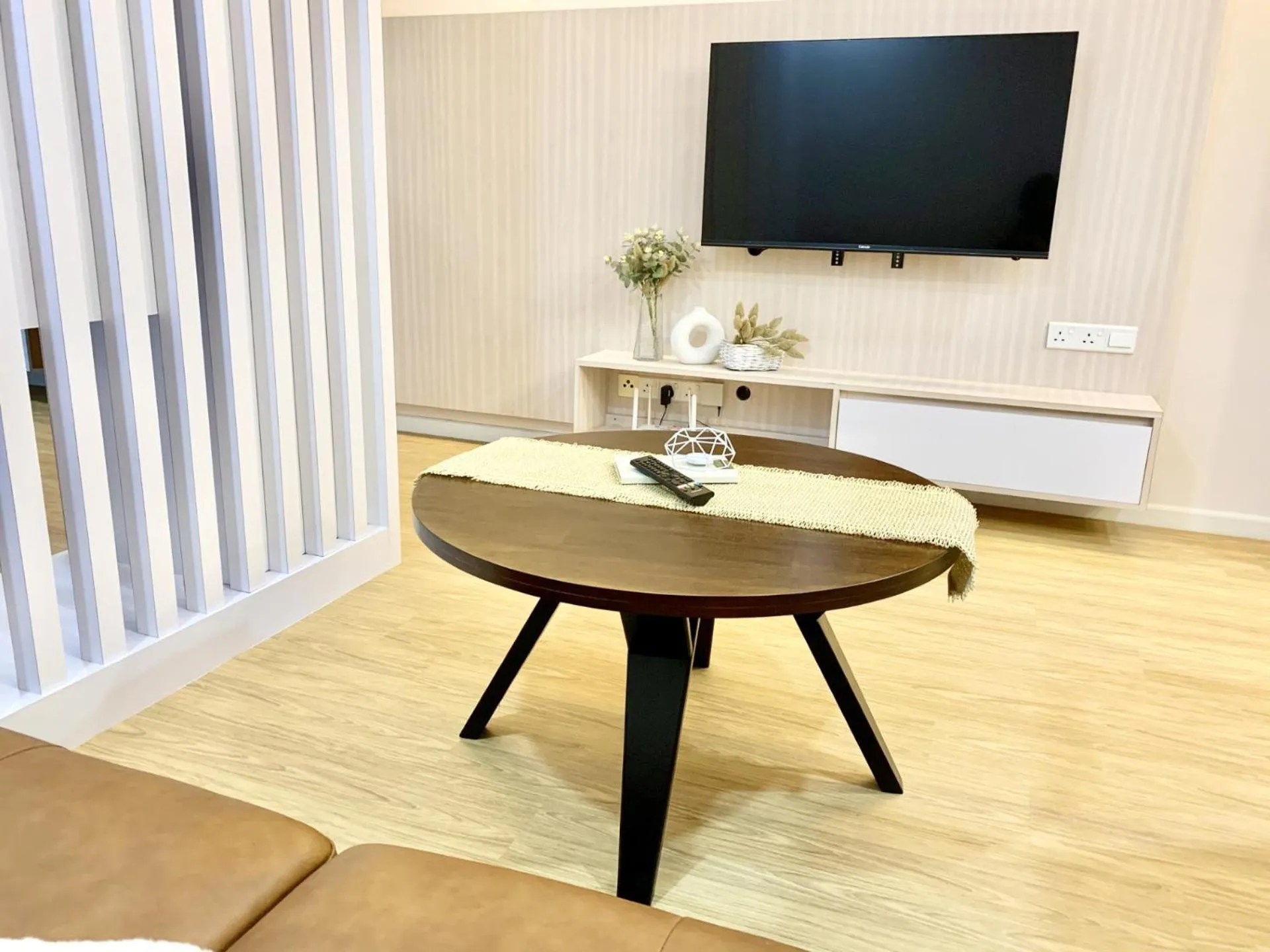 TV and multimedia in Deco Home @ Aru Suites