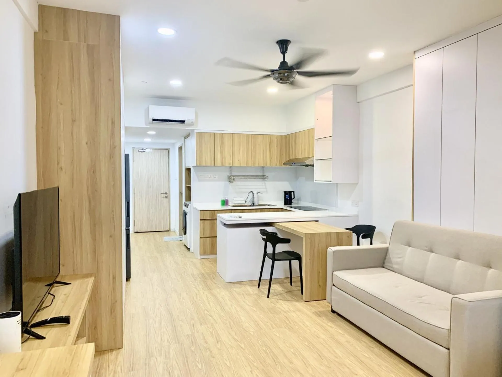 Kitchen or kitchenette in Deco Home @ Aru Suites