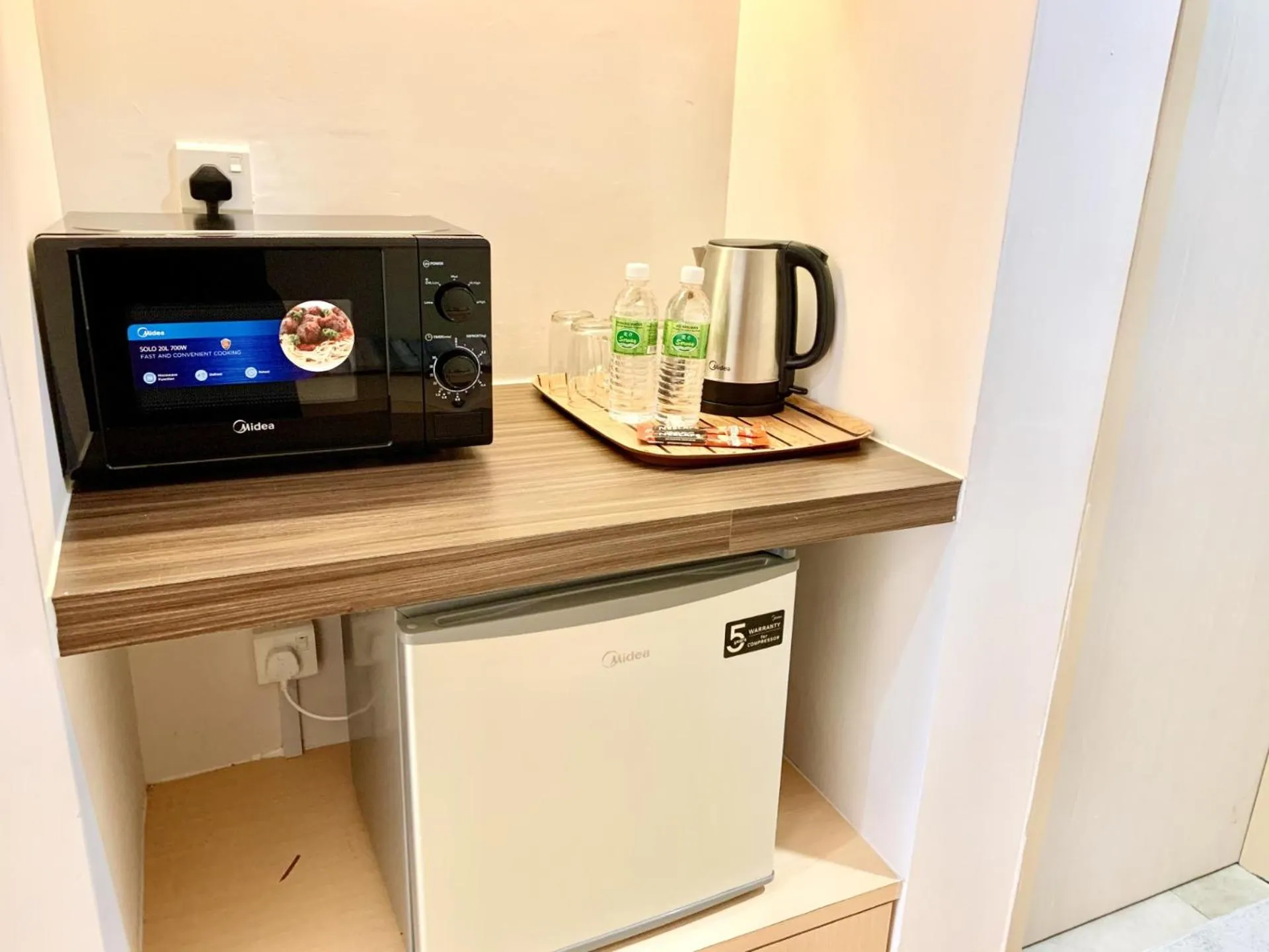 Coffee/tea facilities in Deco Home @ Aru Suites