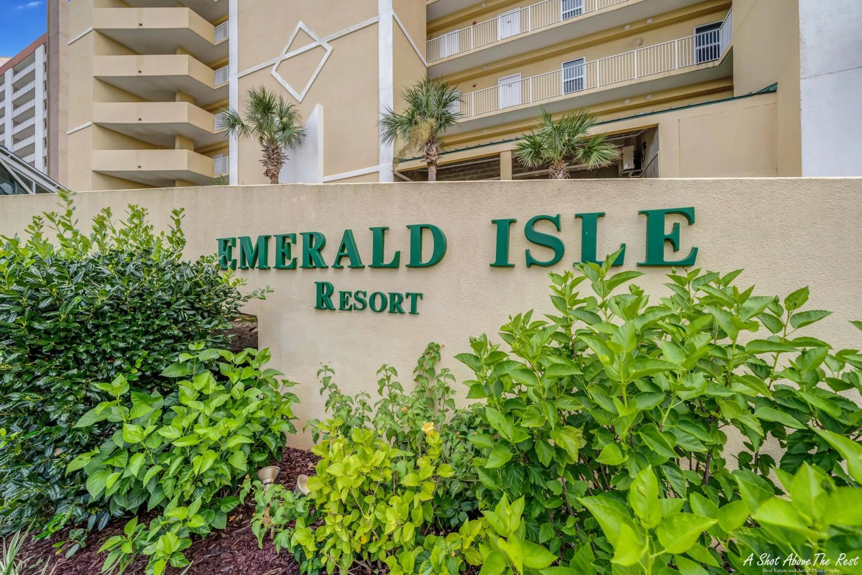 Emerald Isle Beach Resort by Sand Seeker Vacations