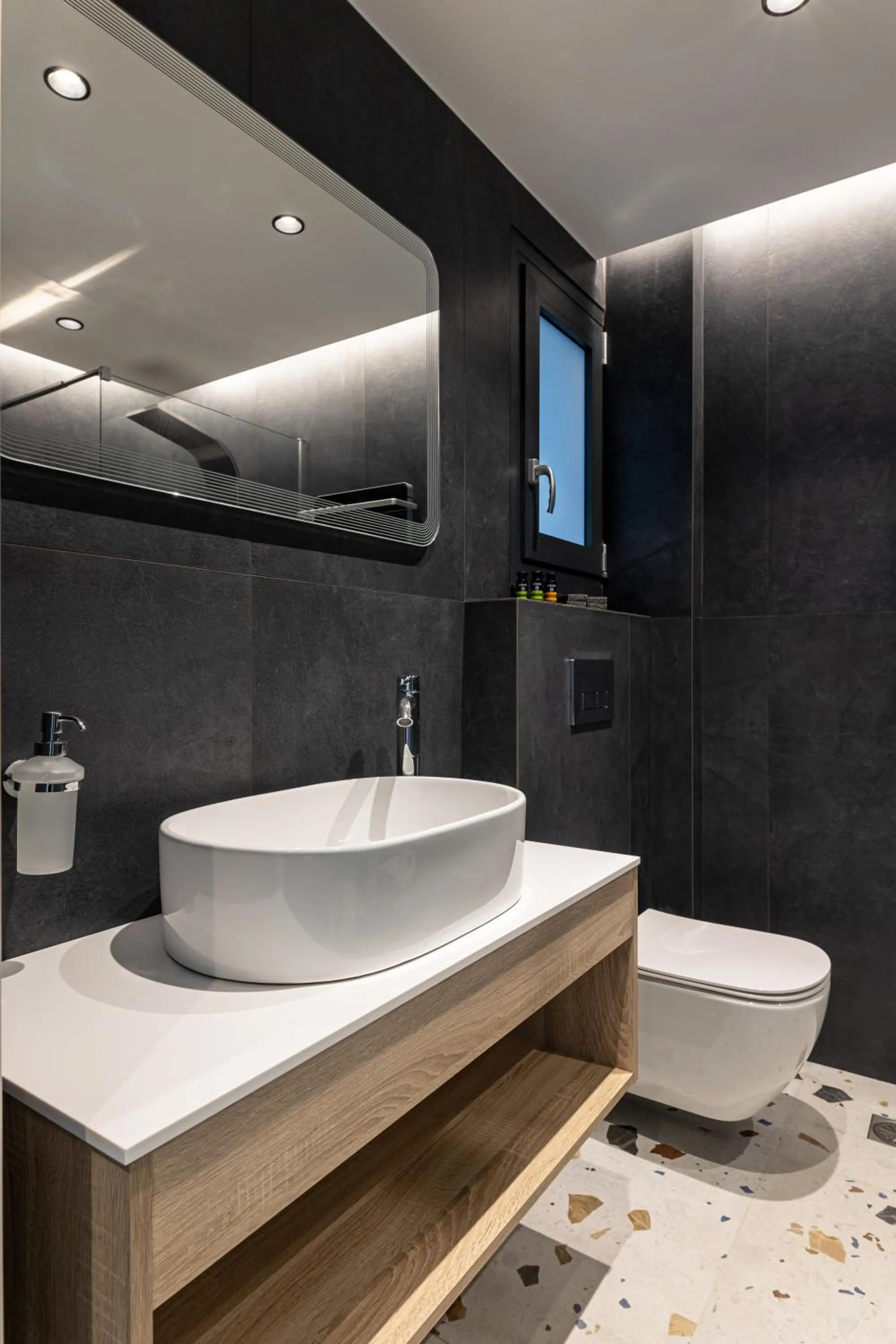 Shower in CITY HILL Luxury Apartments