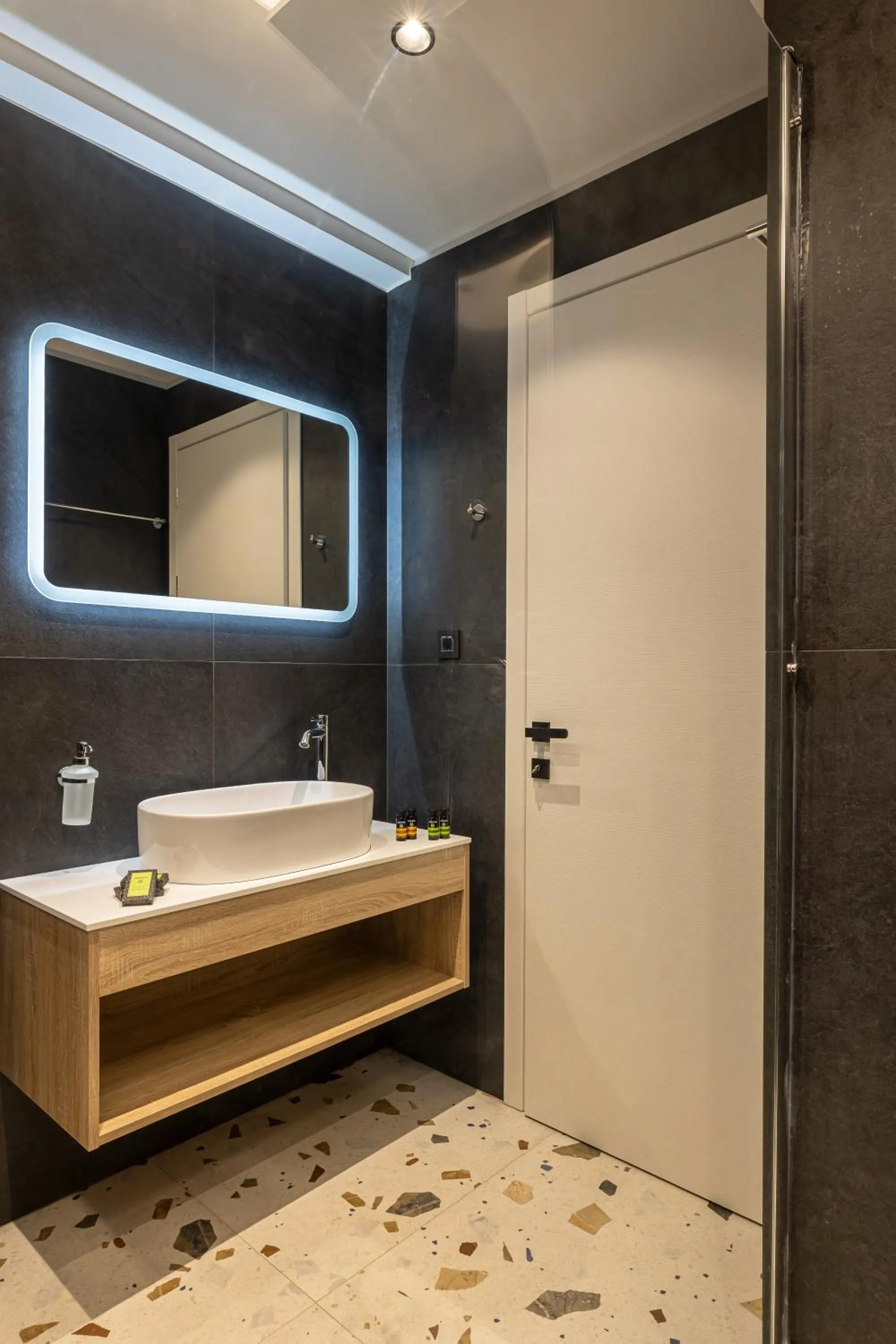 Bathroom in CITY HILL Luxury Apartments