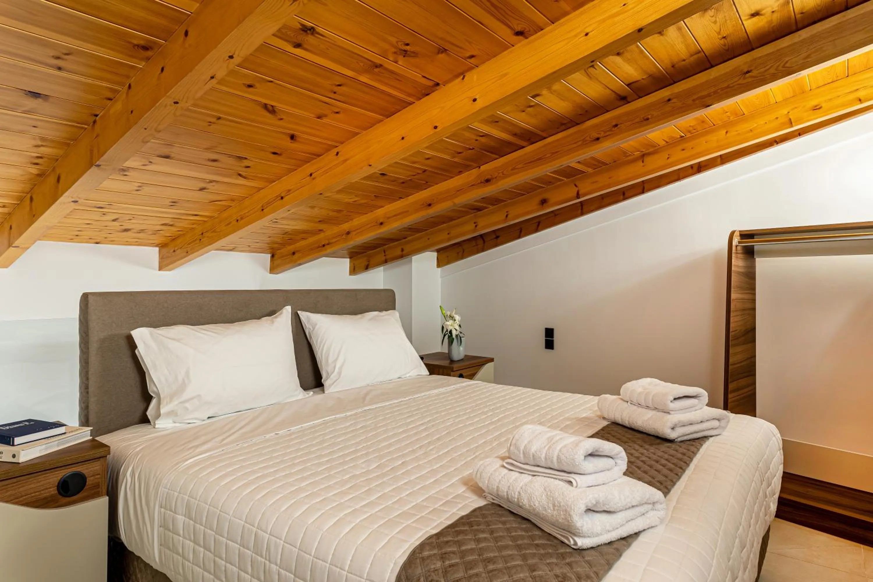 Photo of the whole room, Bed in CITY HILL Luxury Apartments