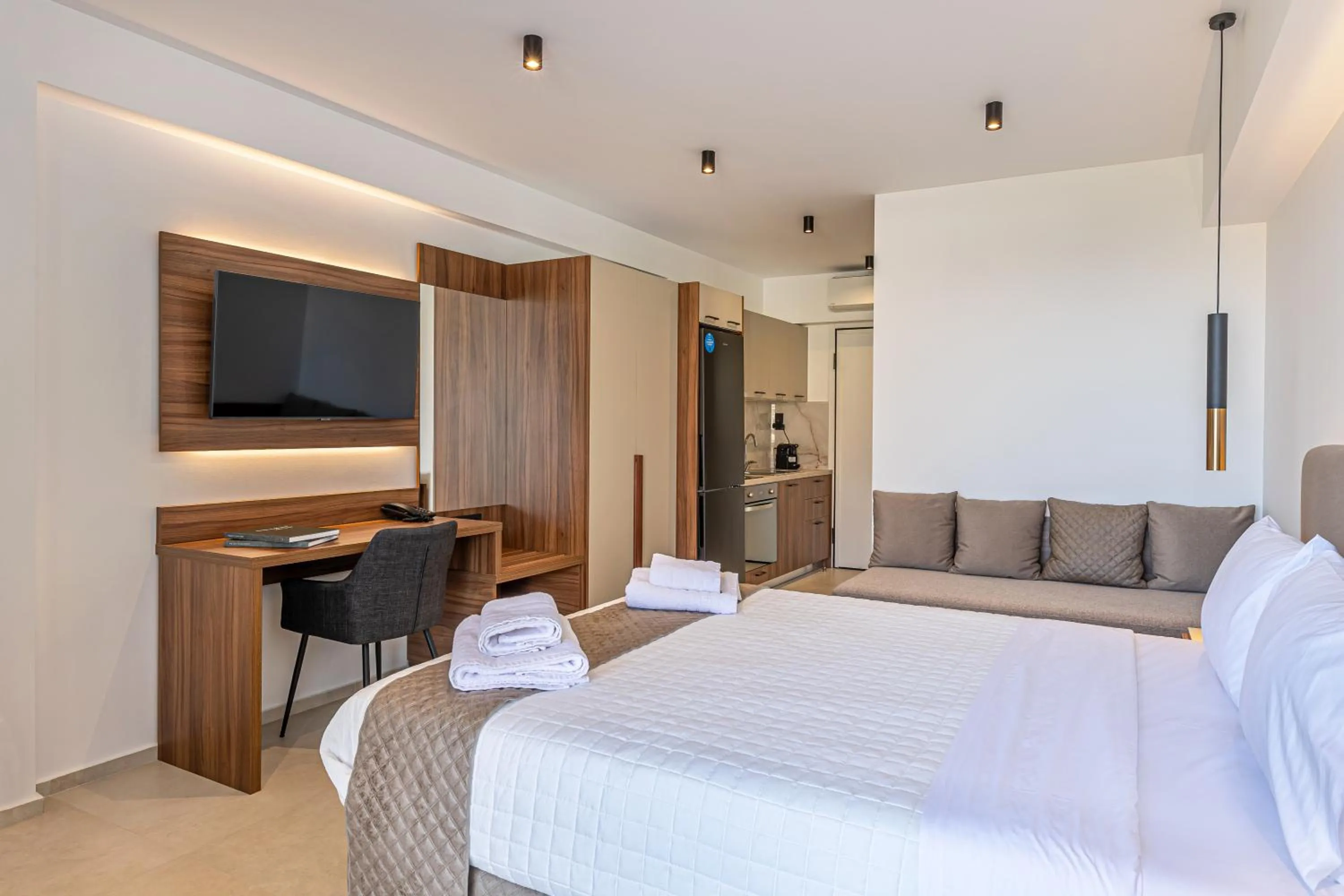 Bed in CITY HILL Luxury Apartments