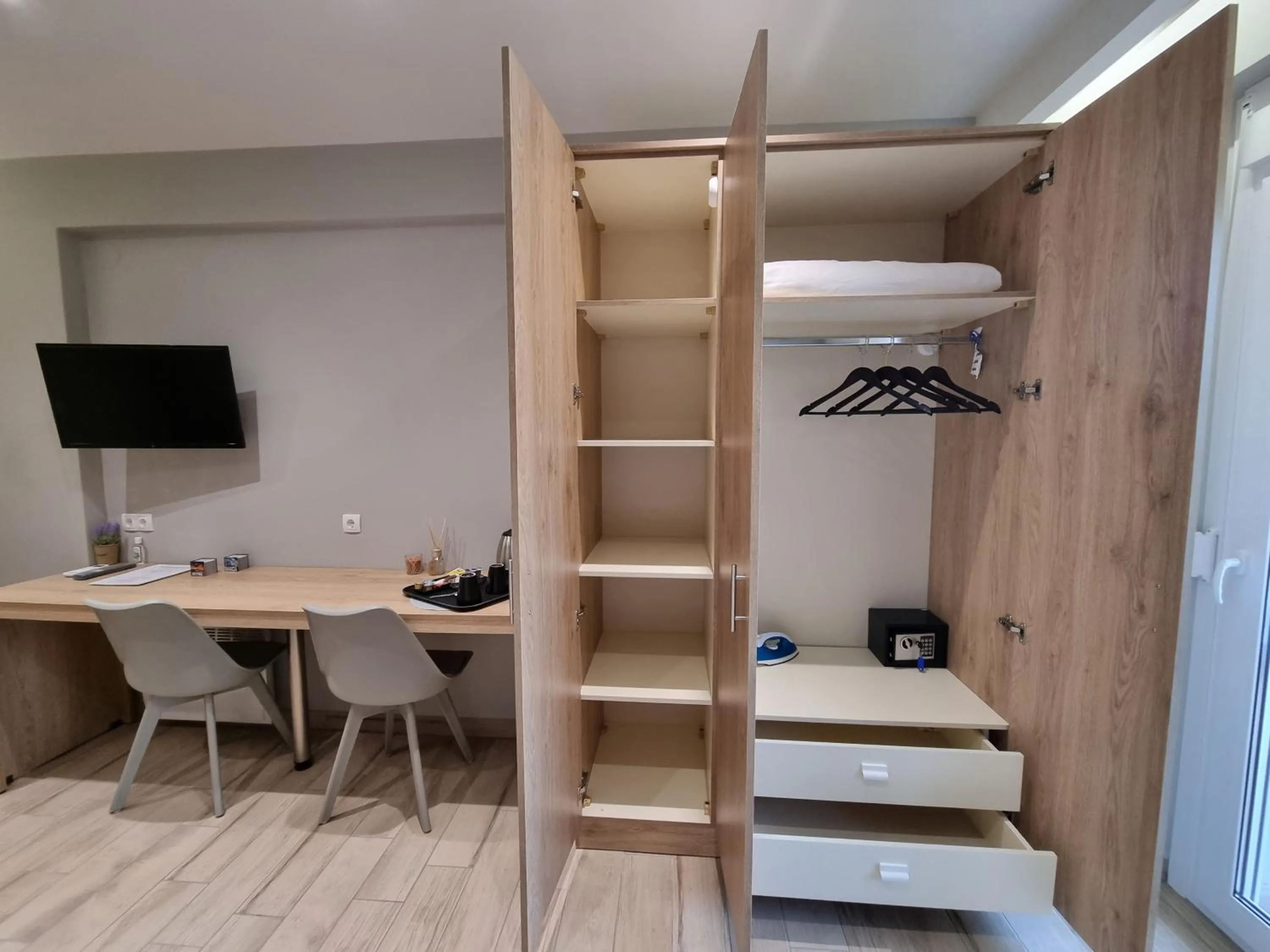 TV and multimedia in Xanthi Studio Apartments