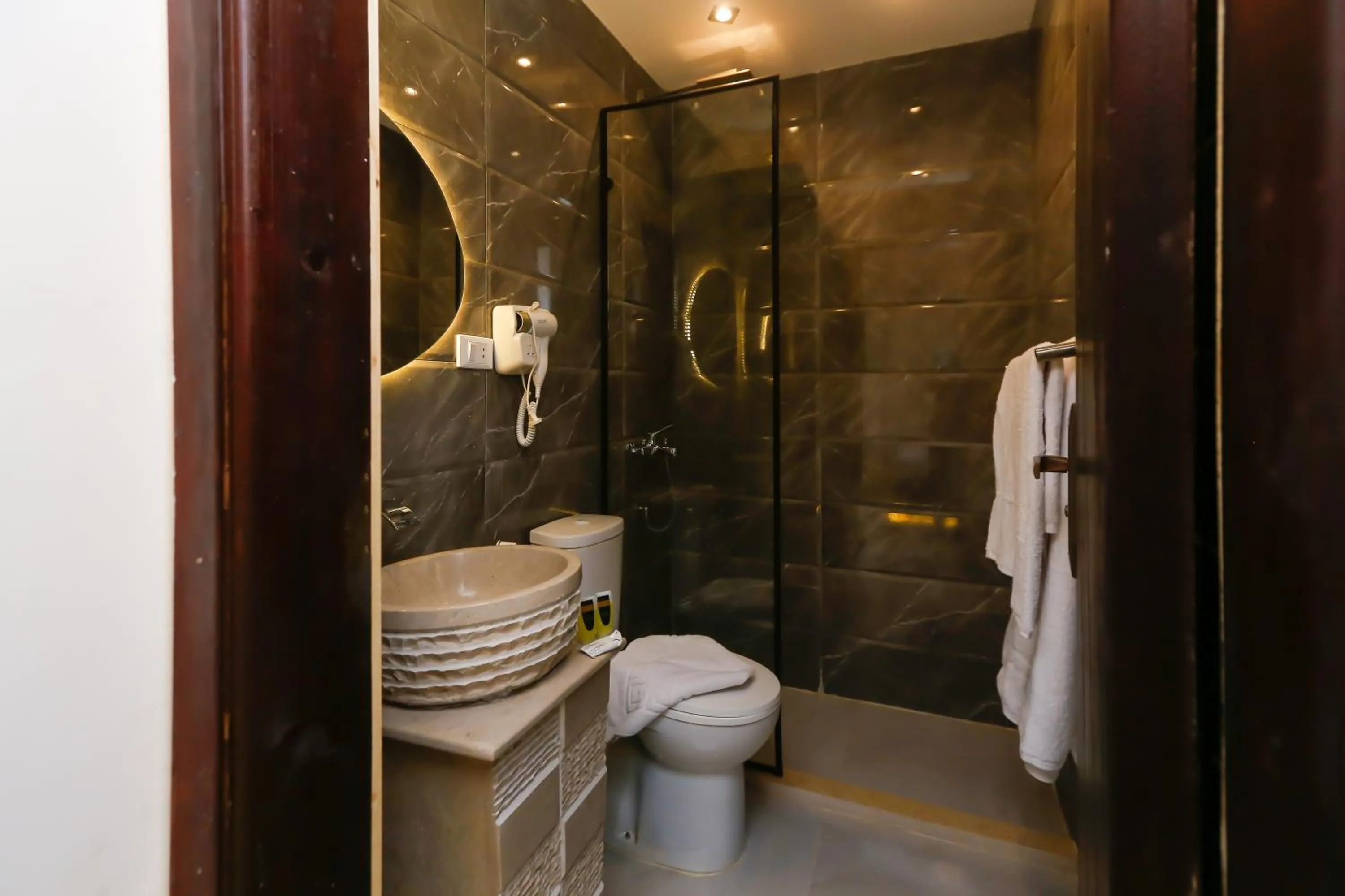 Bathroom in Crowne Pyramids View inn