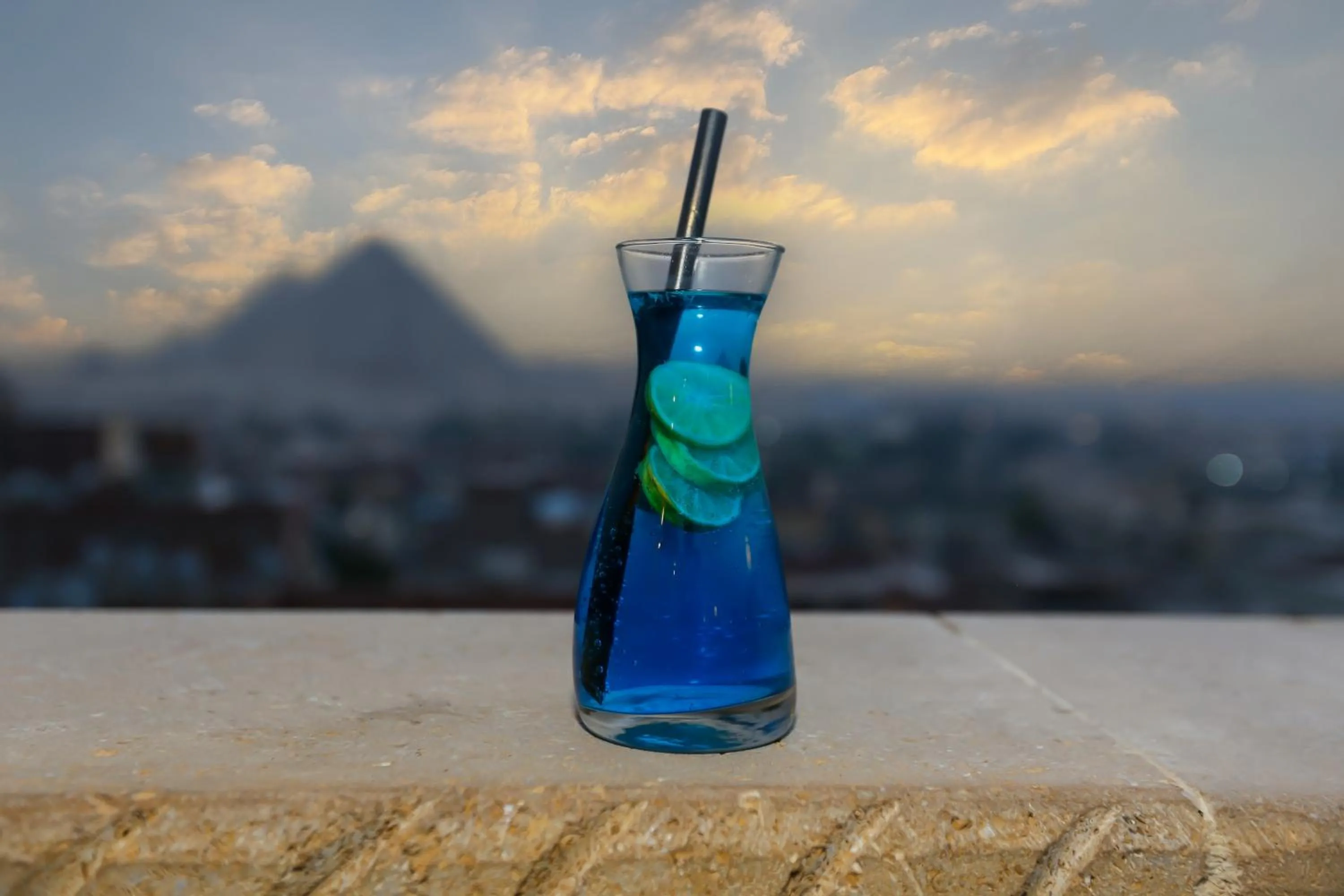 Day in Crowne Pyramids View inn