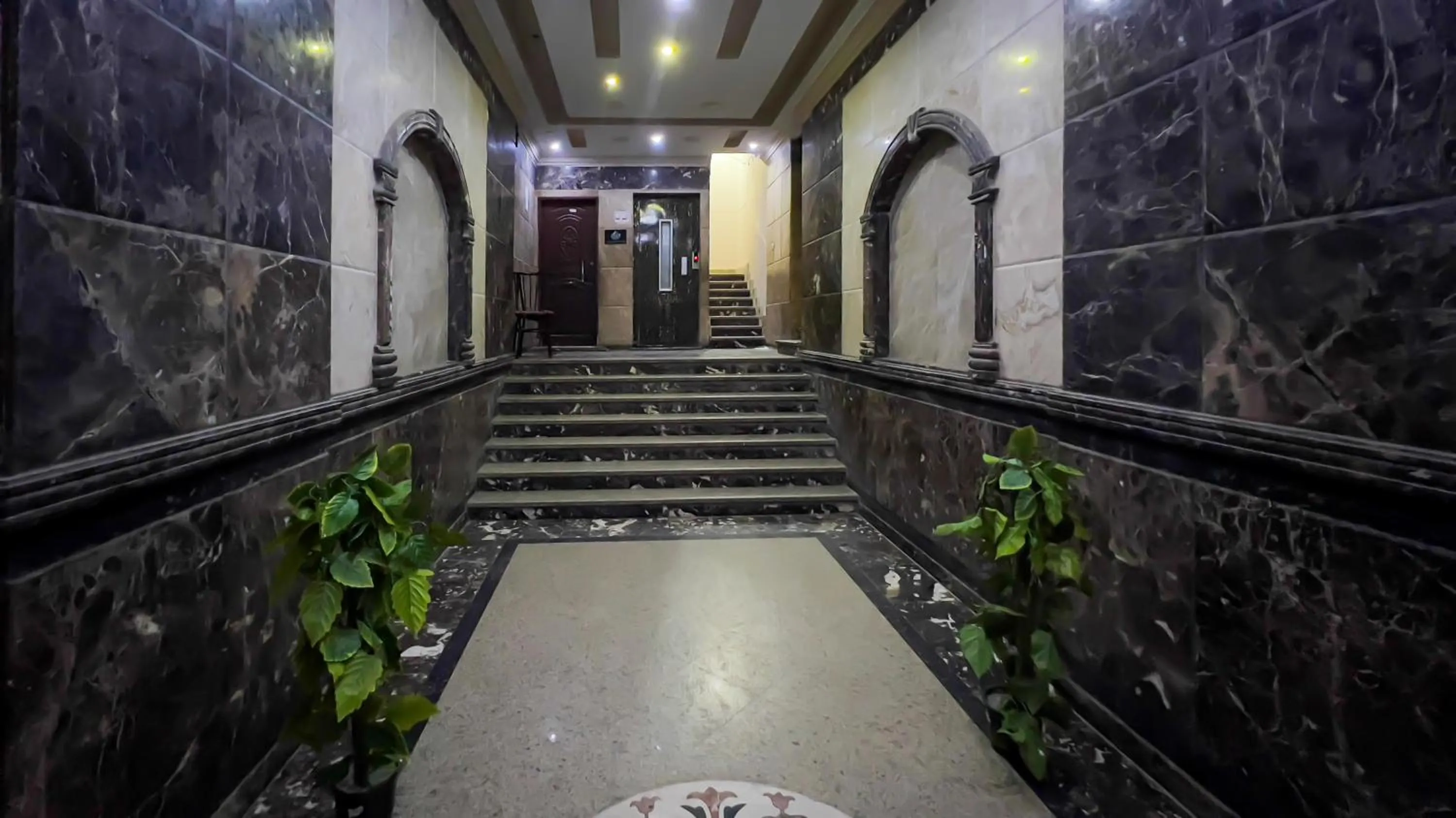 Property building in Crowne Pyramids View inn