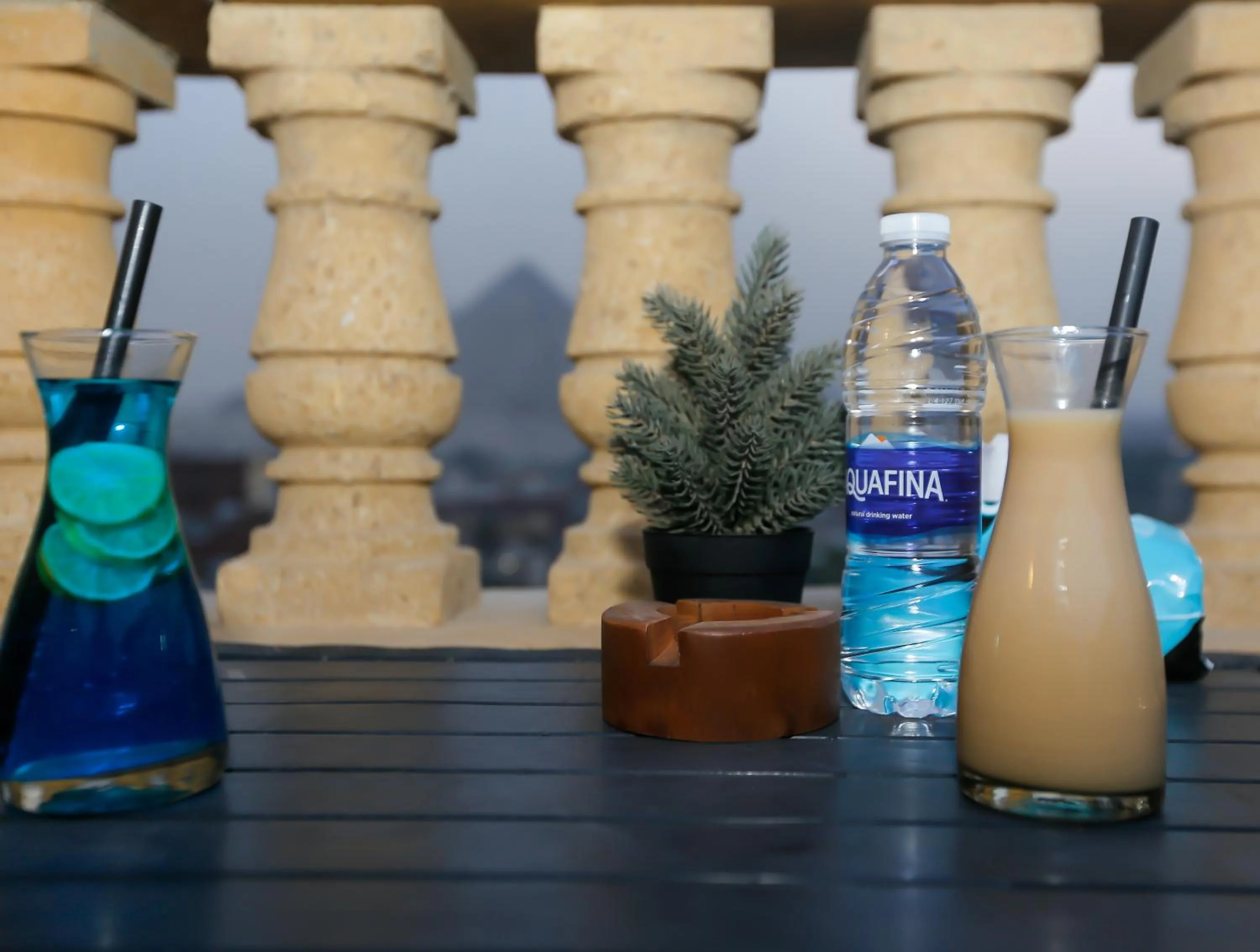 Food and drinks in Crowne Pyramids View inn