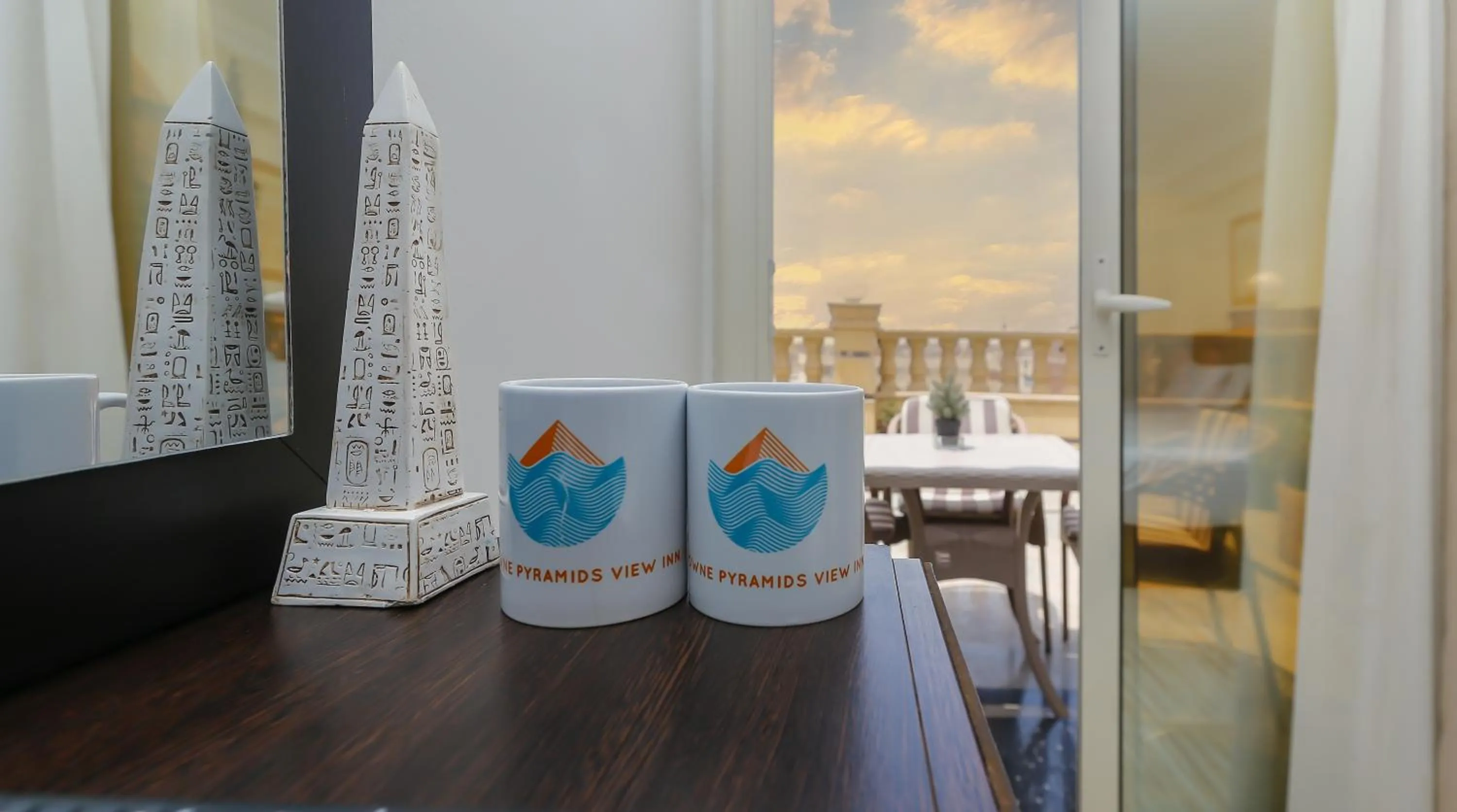 Bedroom in Crowne Pyramids View inn