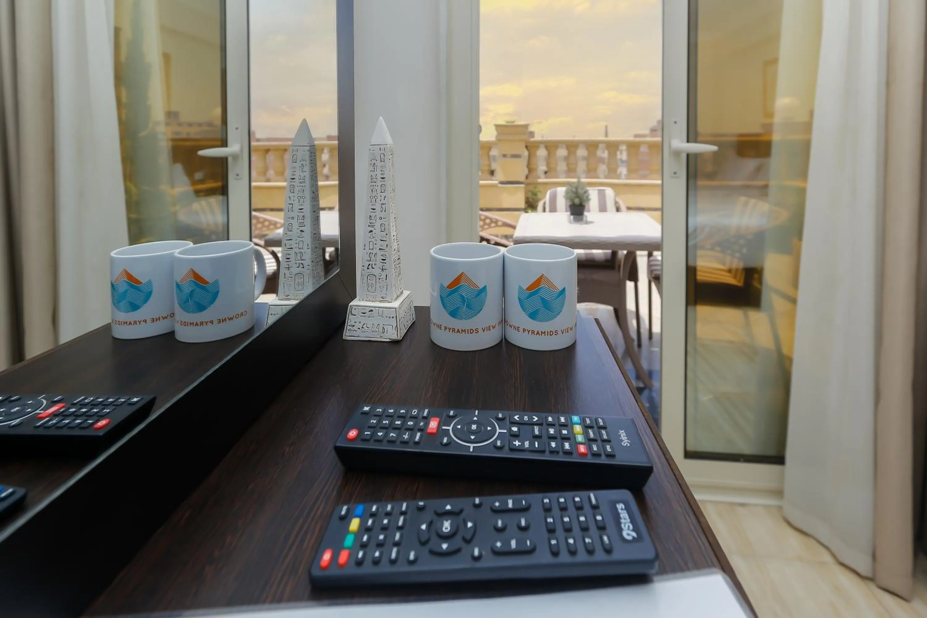 Bedroom in Crowne Pyramids View inn