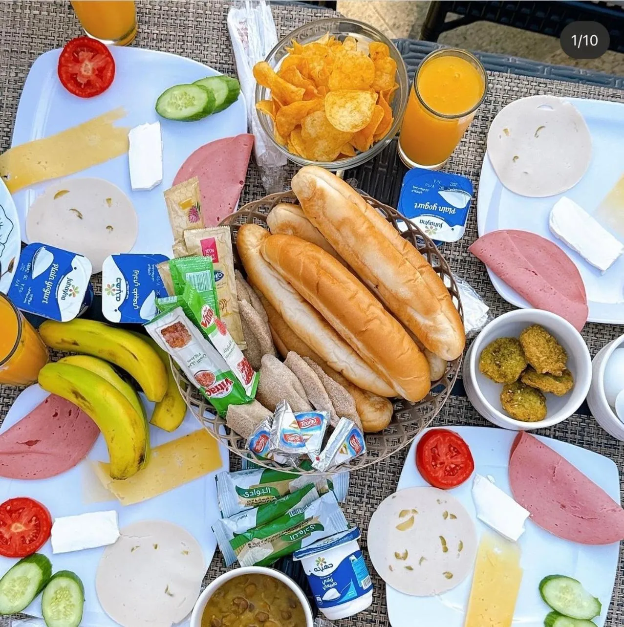 Food and drinks in Crowne Pyramids View inn