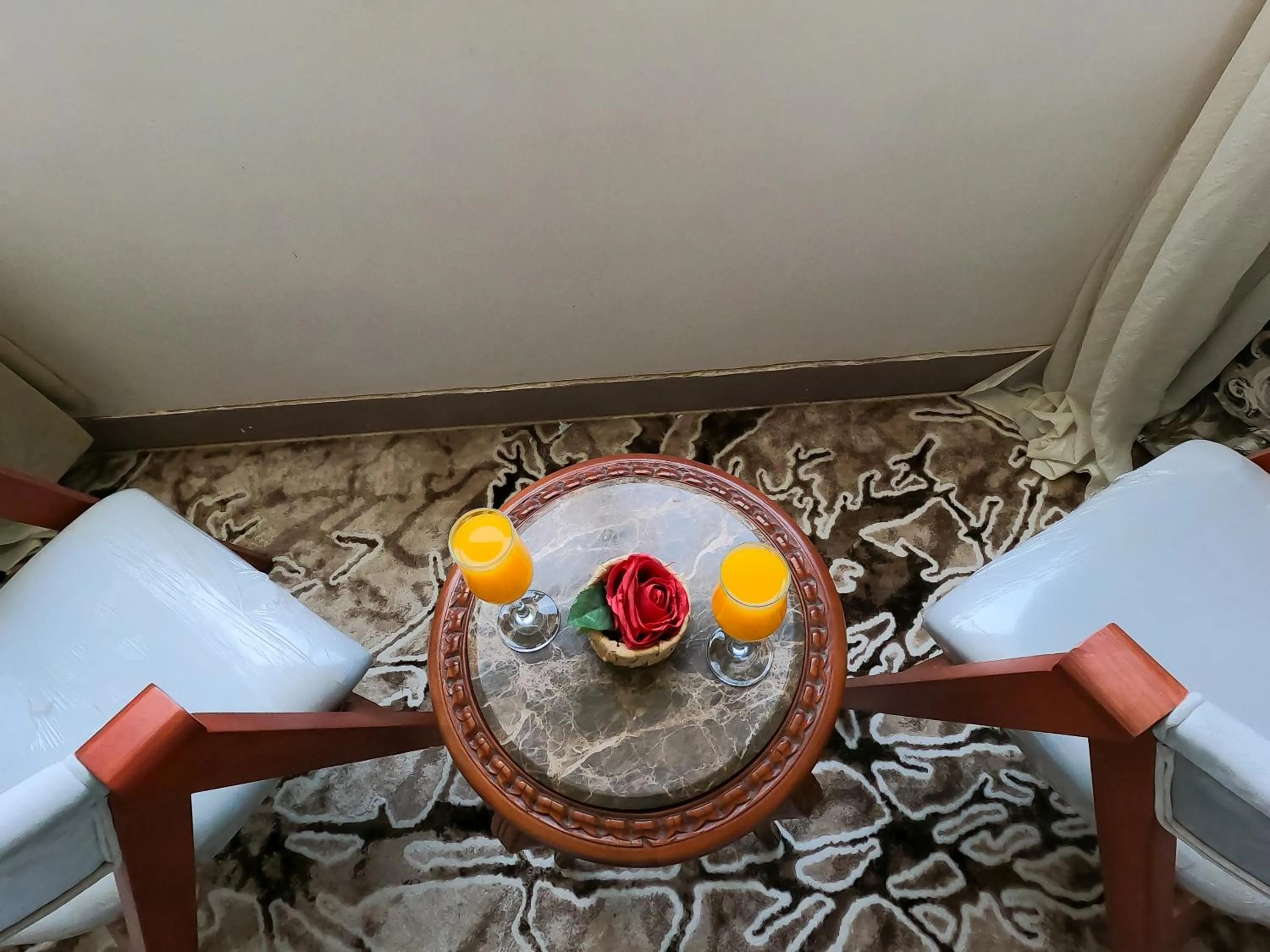 Living room in Crowne Pyramids View inn