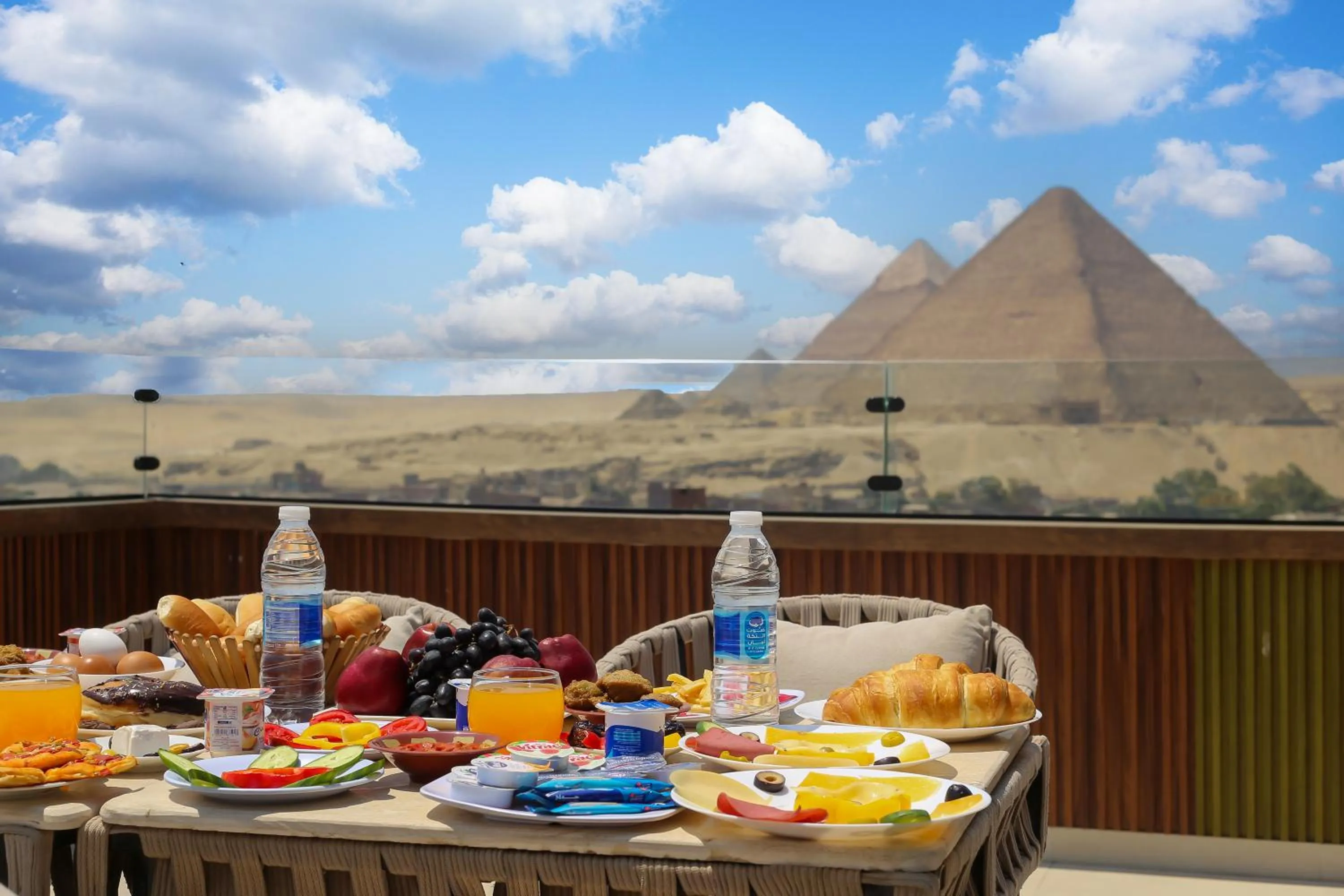 Nearby landmark in Crowne Pyramids View inn