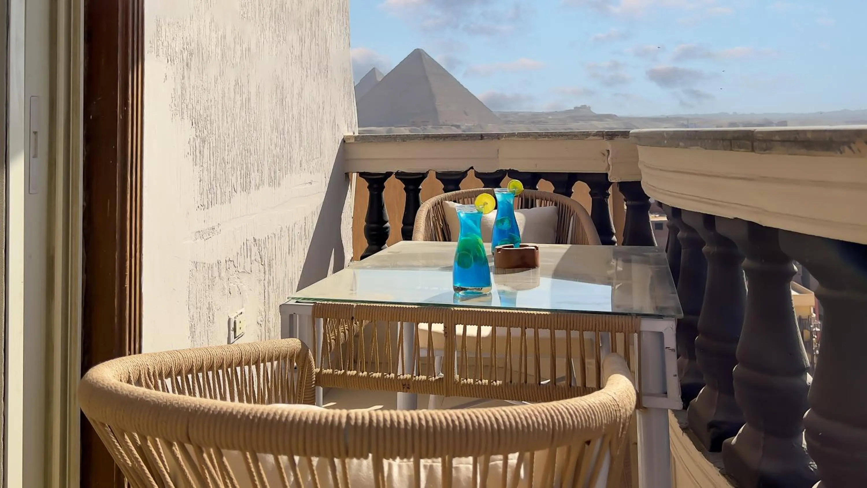 Landmark view in Crowne Pyramids View inn