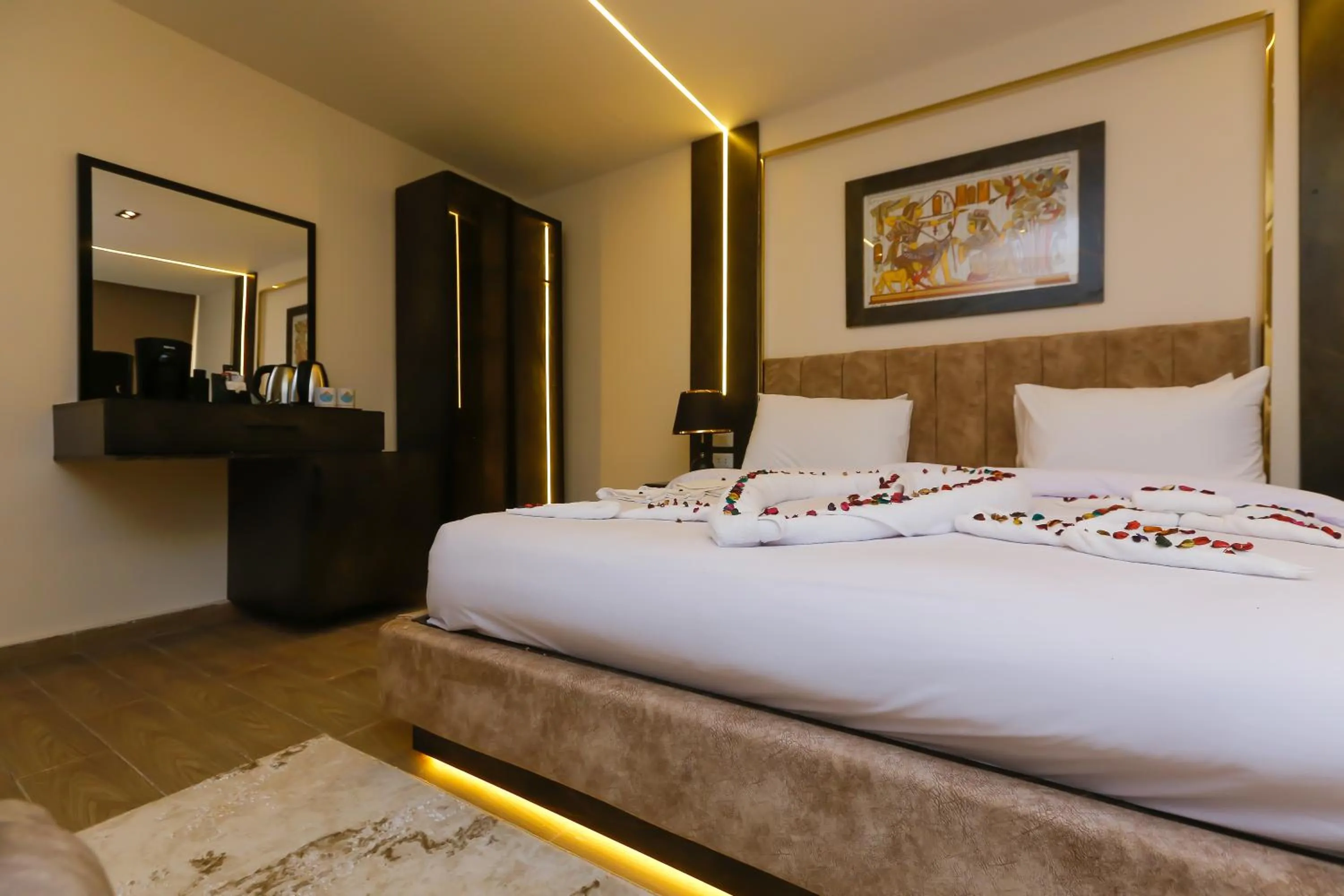 Bed in Crowne Pyramids View inn