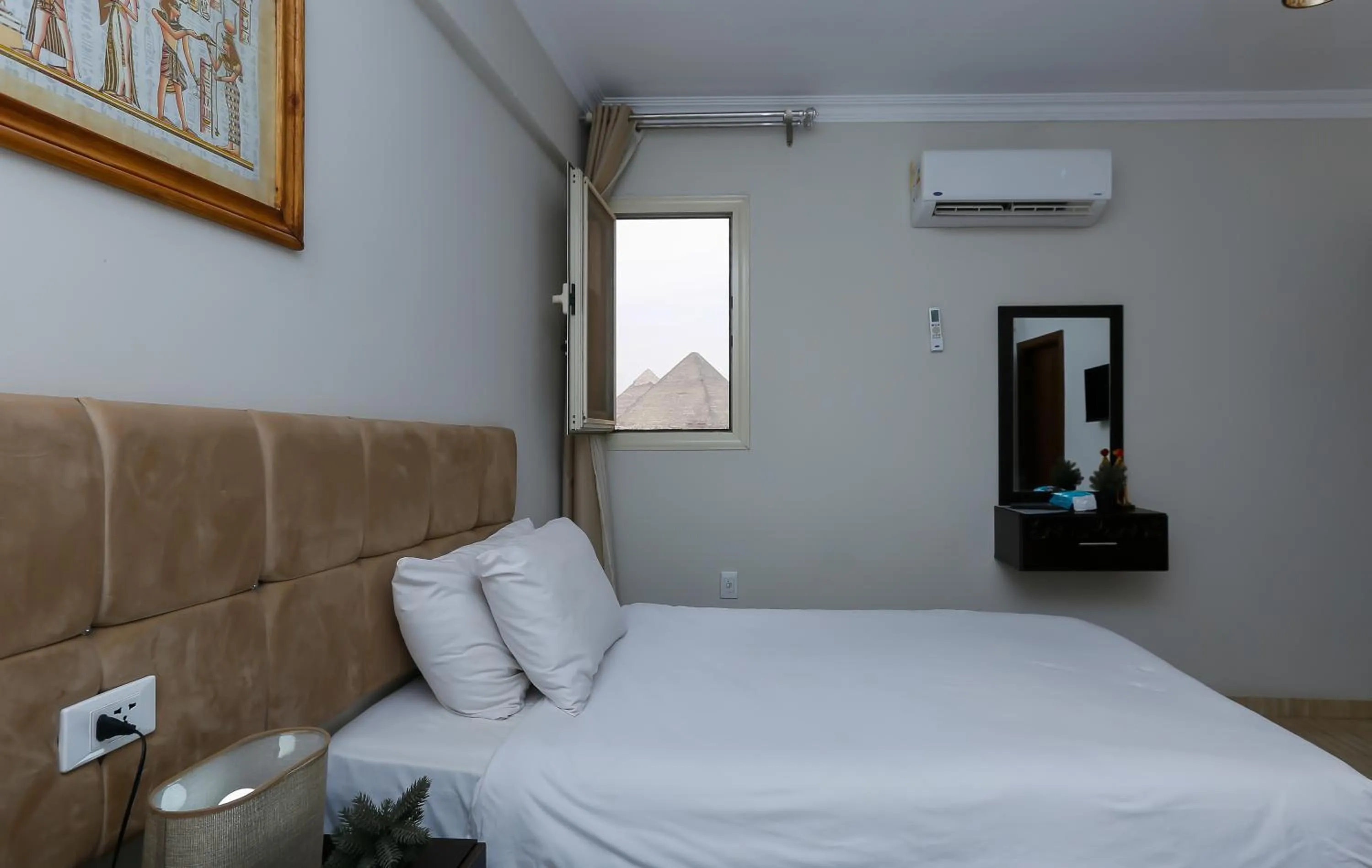 View (from property/room), Bed in Crowne Pyramids View inn