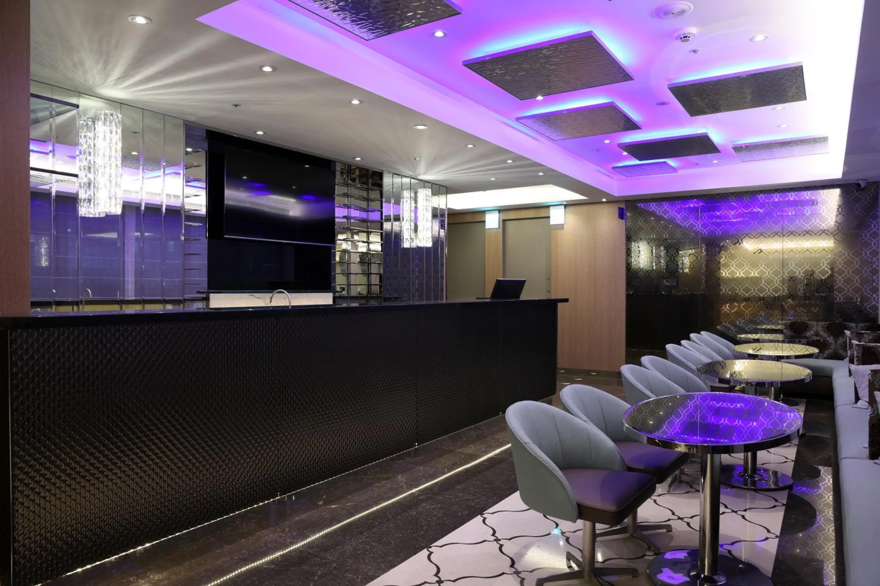 Restaurant/places to eat in Royal Jade Boutique Hotel