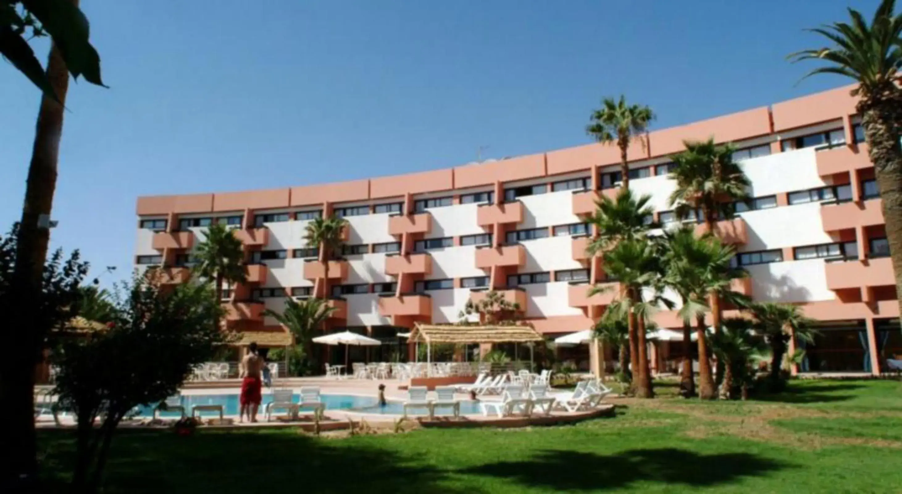 Facade/entrance in Atlas Orient Facade/entrance in Atlas Orient