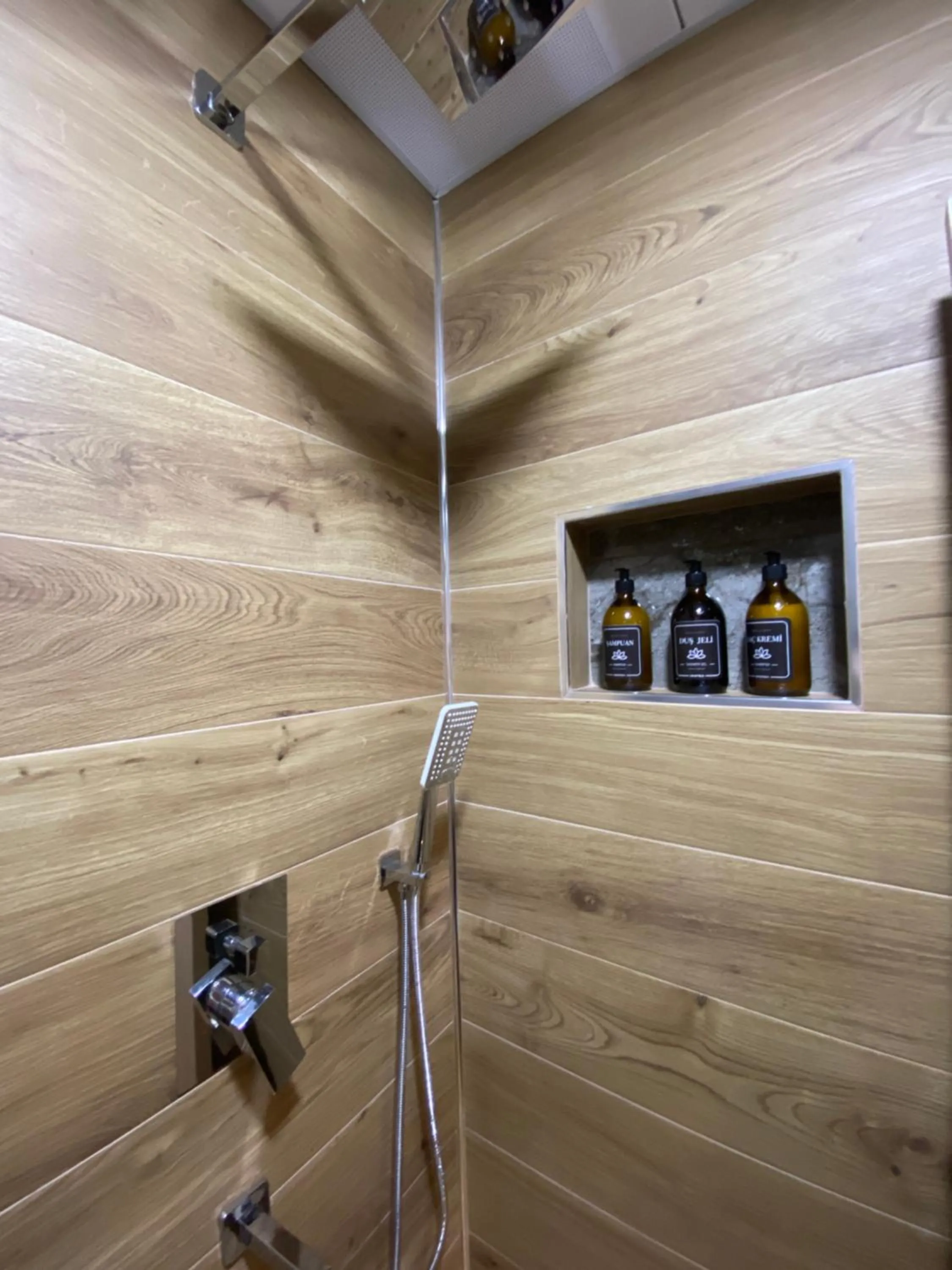 Shower in Fenix loft