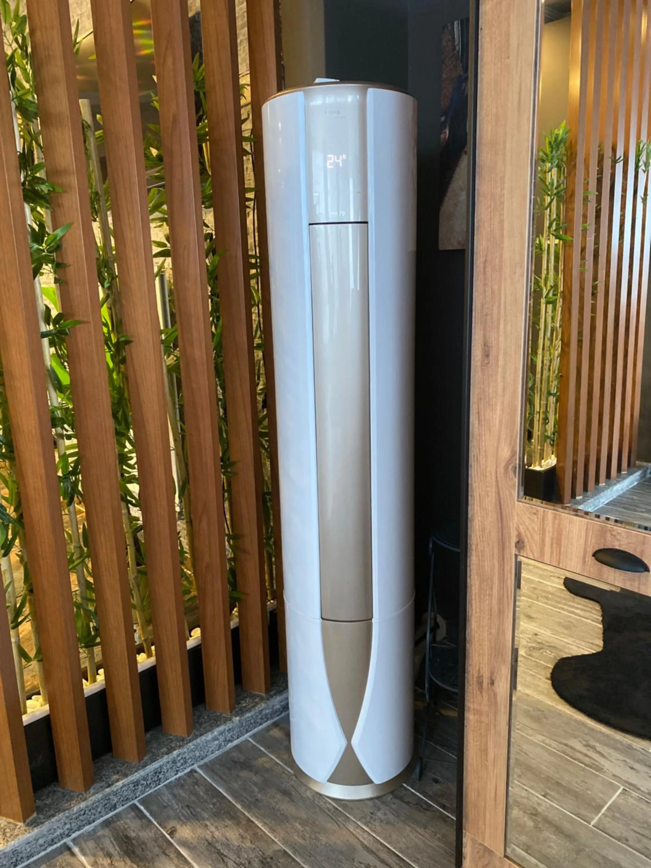 air conditioner in Fenix loft