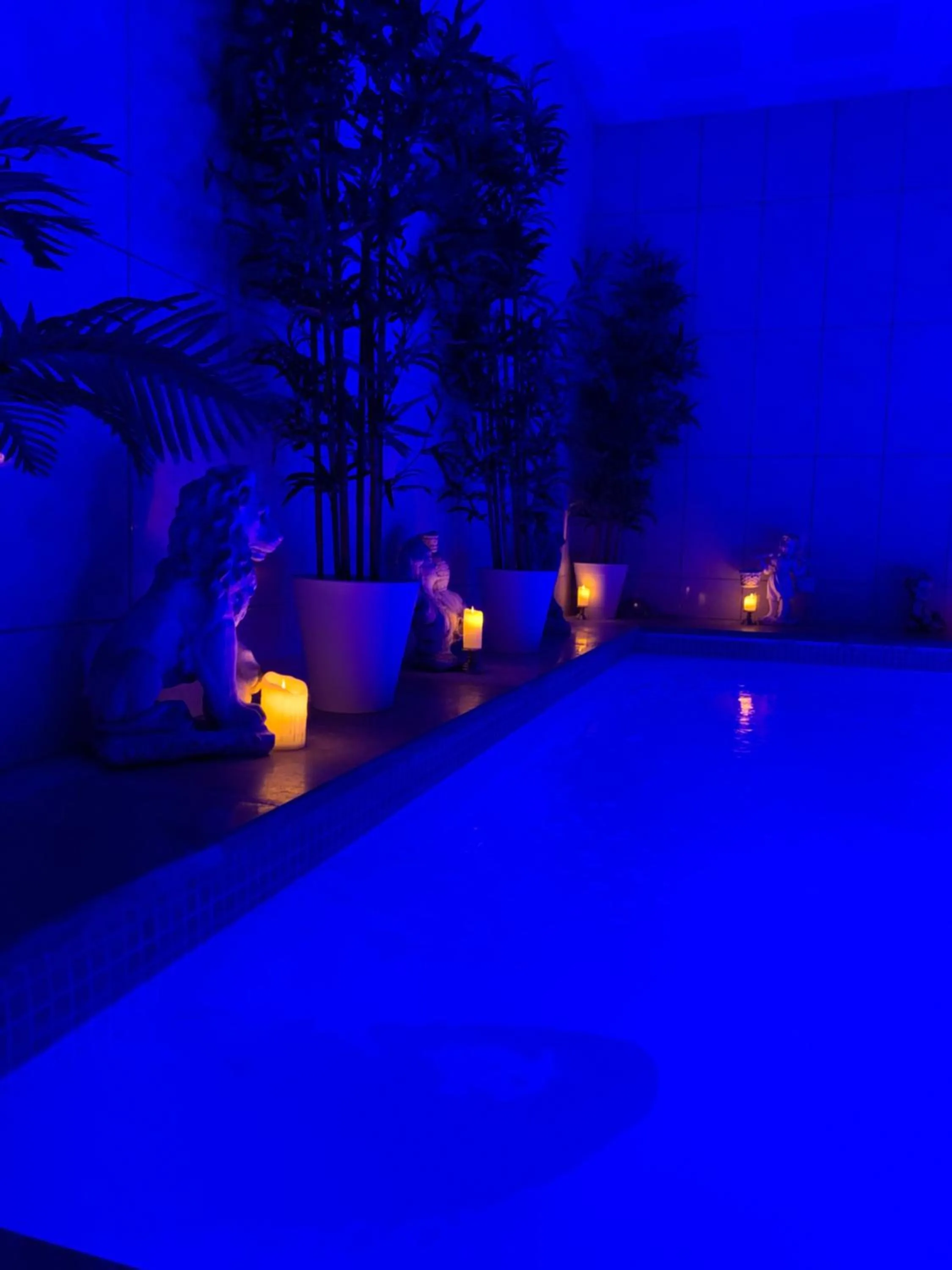Night in Fenix loft
