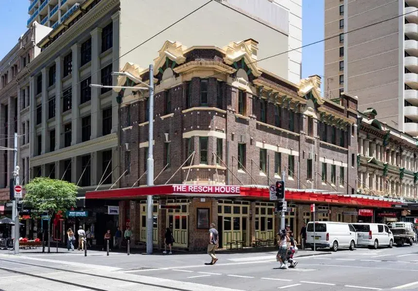 Property building in The Resch House Property building in The Resch House