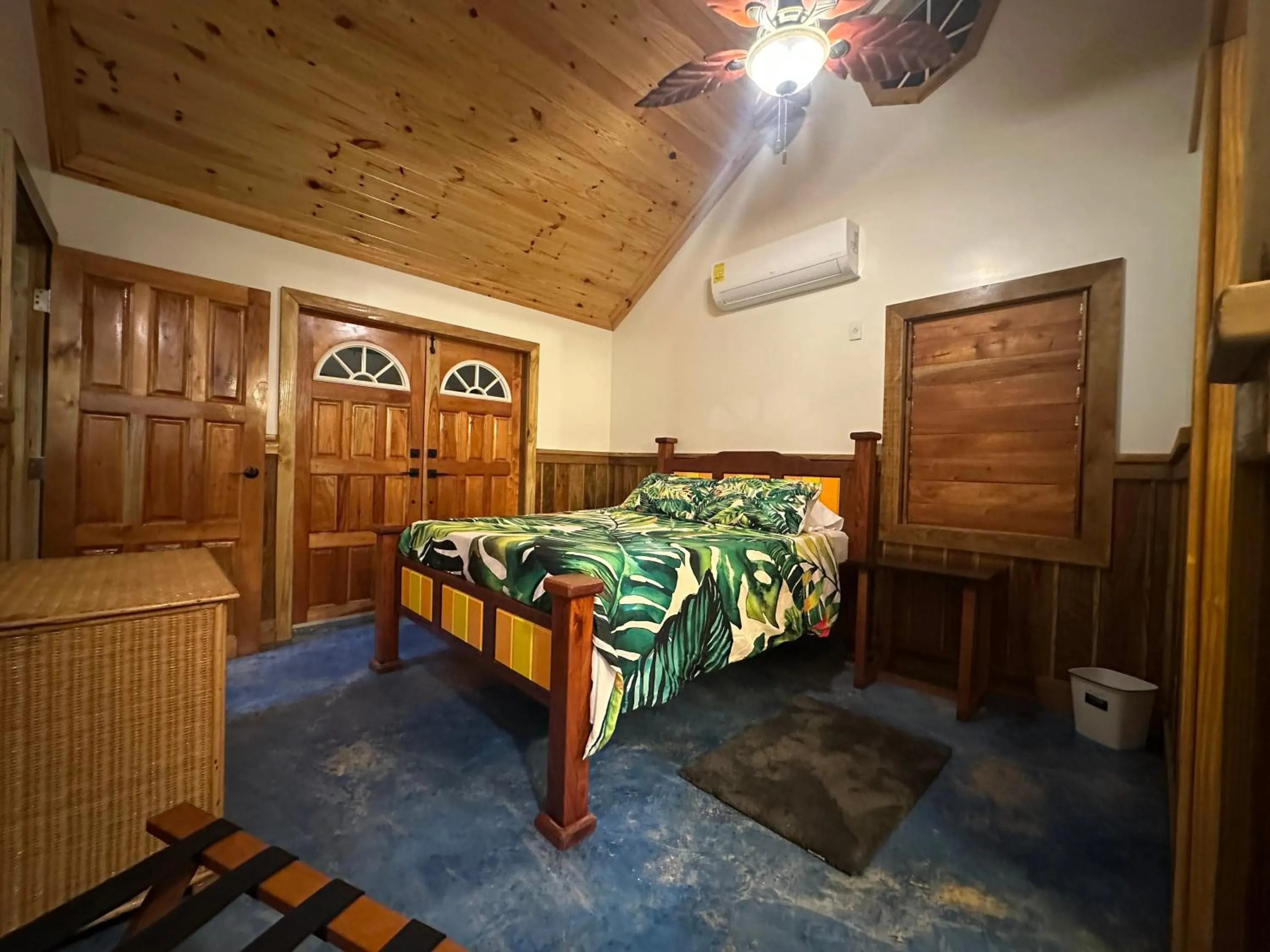 Bed in Howler Landing Vacation Rental